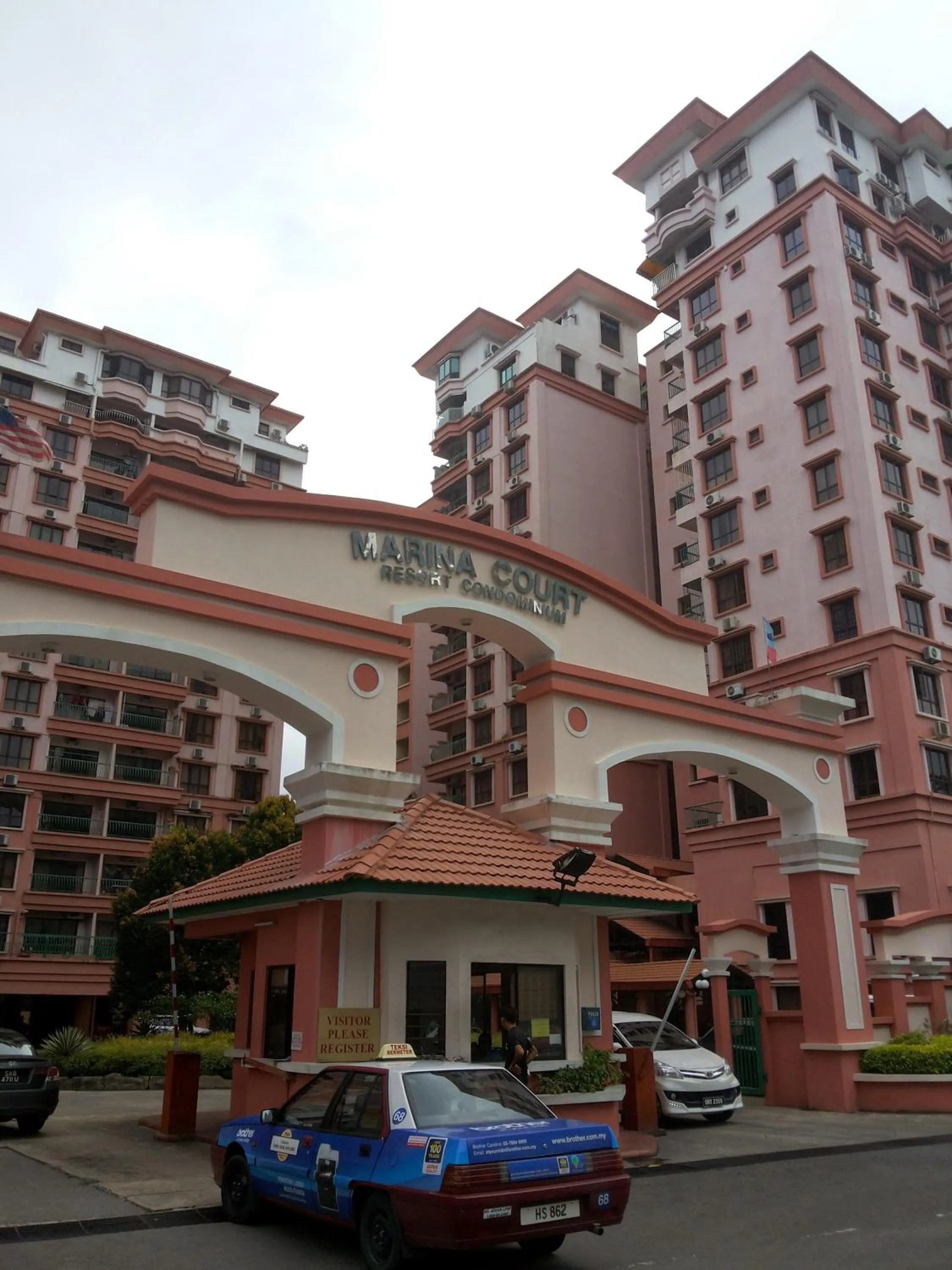 Property building in HP Vacation Marina Court