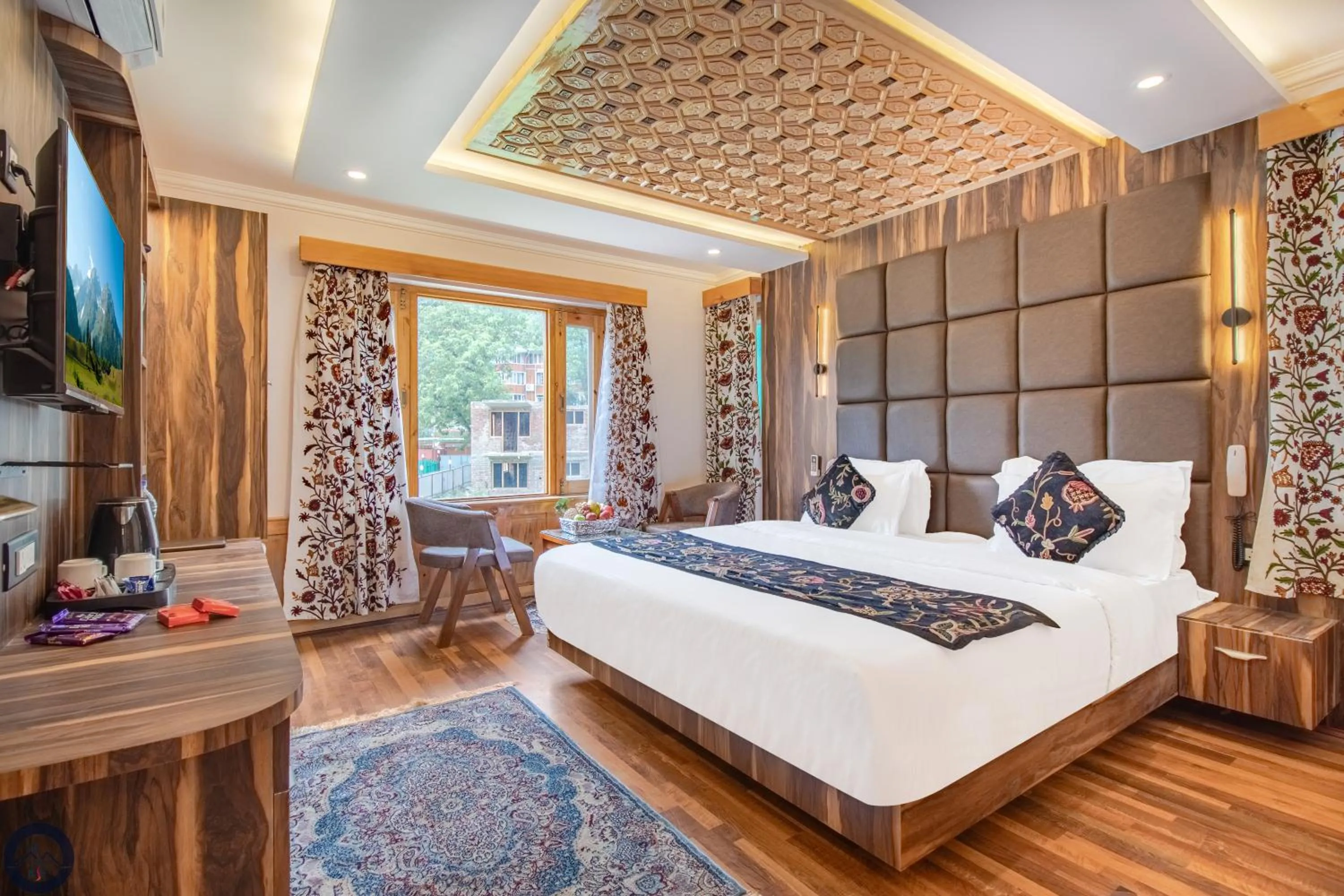 Property building, Bed in Bombay Residency
