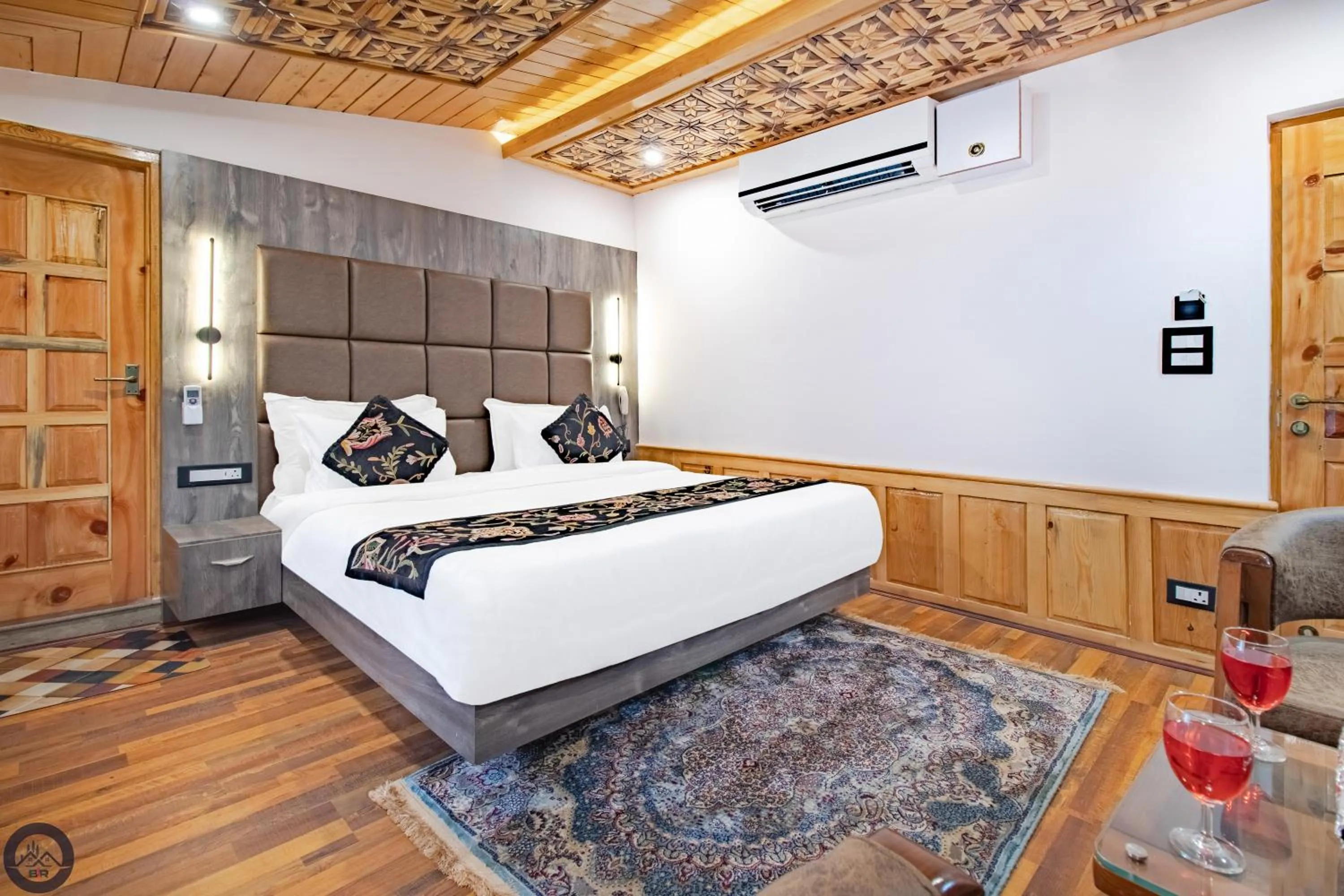Property building, Bed in Bombay Residency