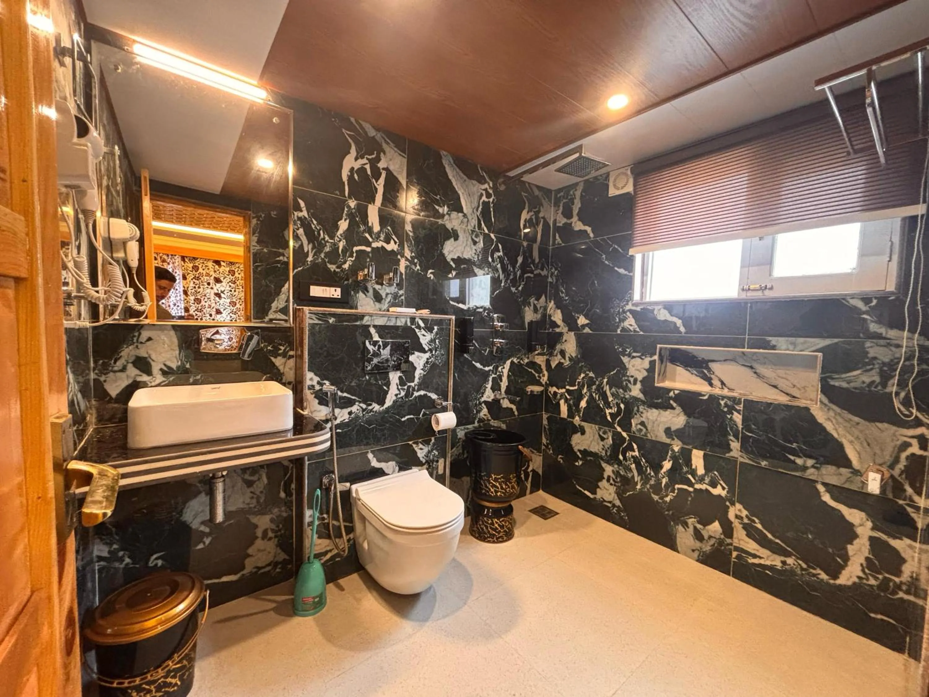 Toilet in Bombay Residency