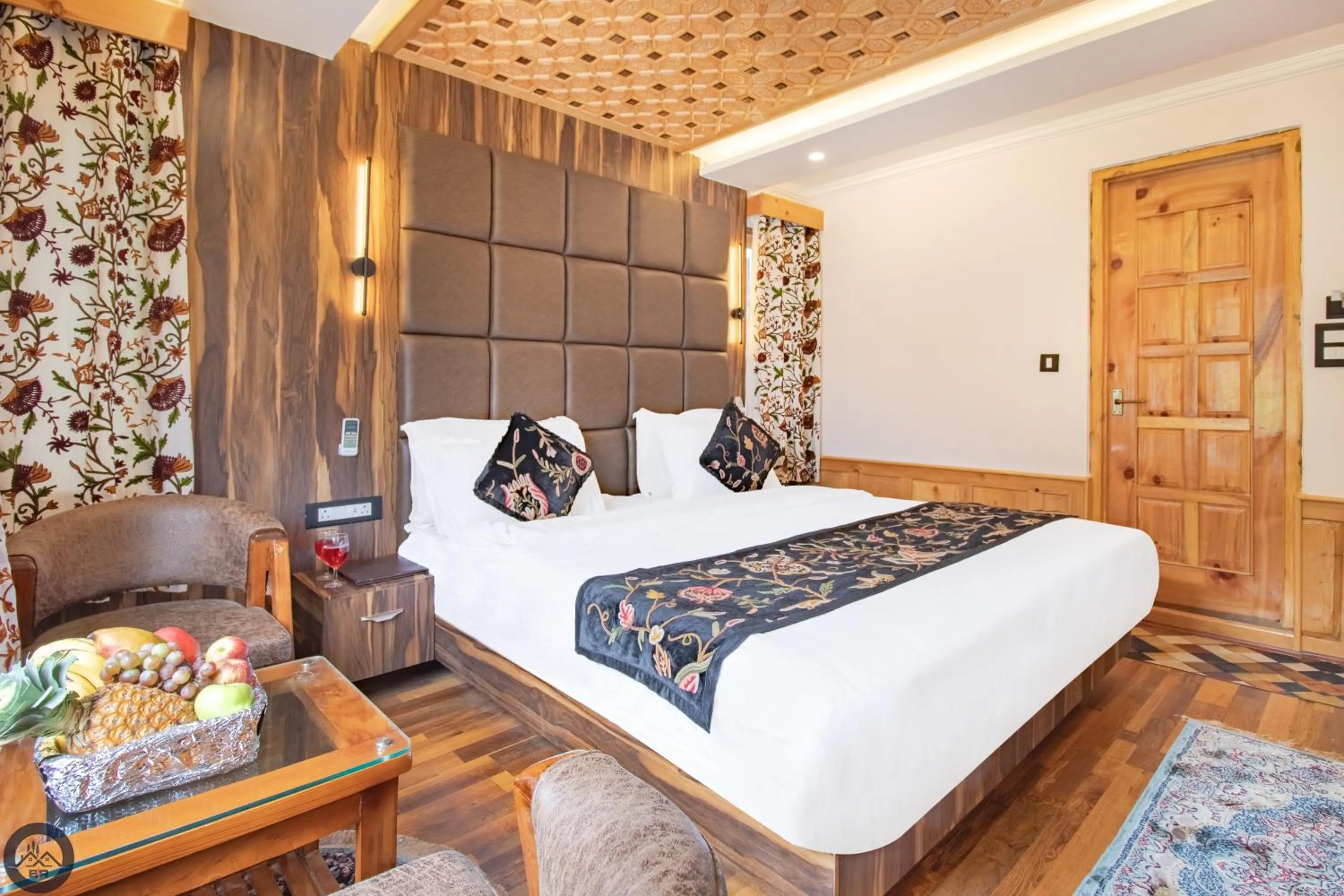 Bedroom, Bed in Bombay Residency