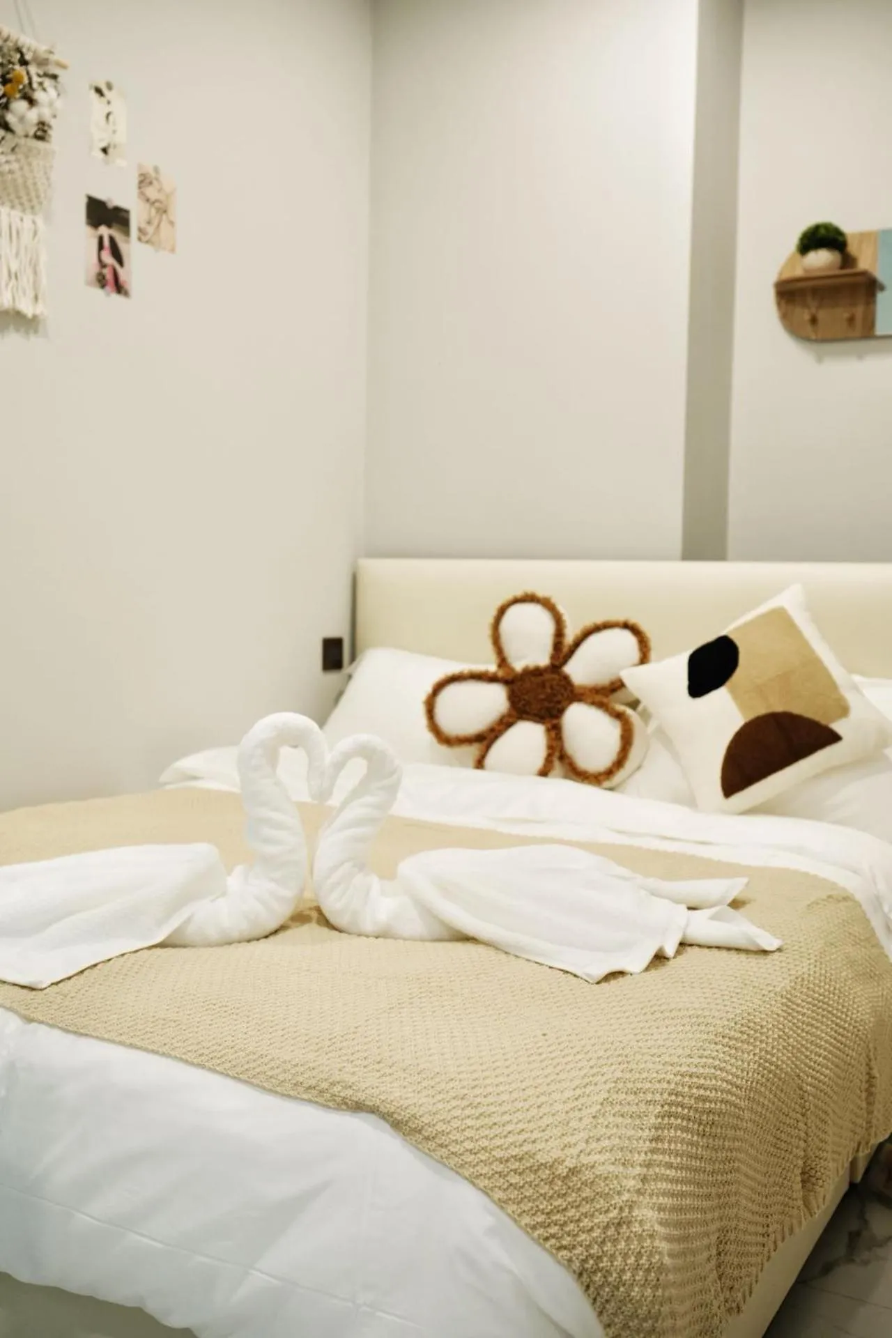 Bedroom, Bed in Family Suite Nice Pool Full Facilities Self Check