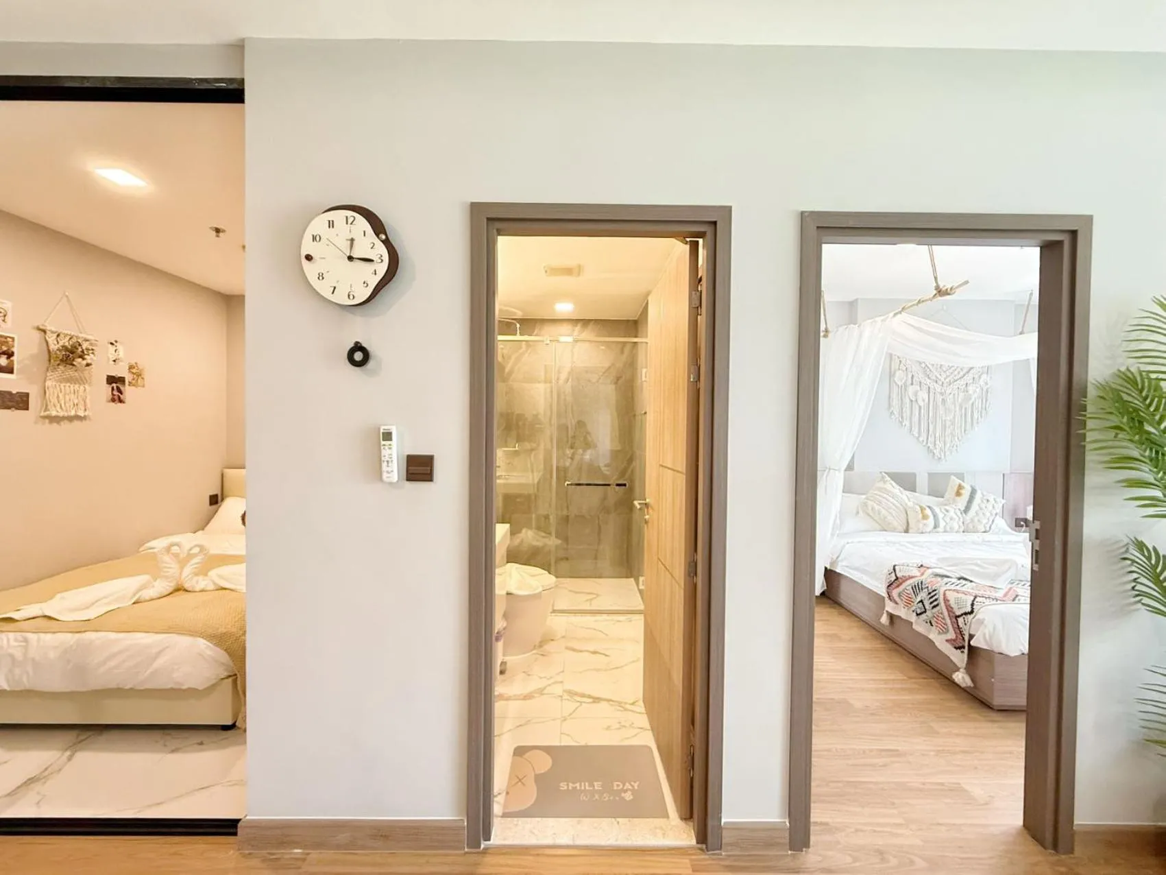 Photo of the whole room, Bed in Family Suite Nice Pool Full Facilities Self Check