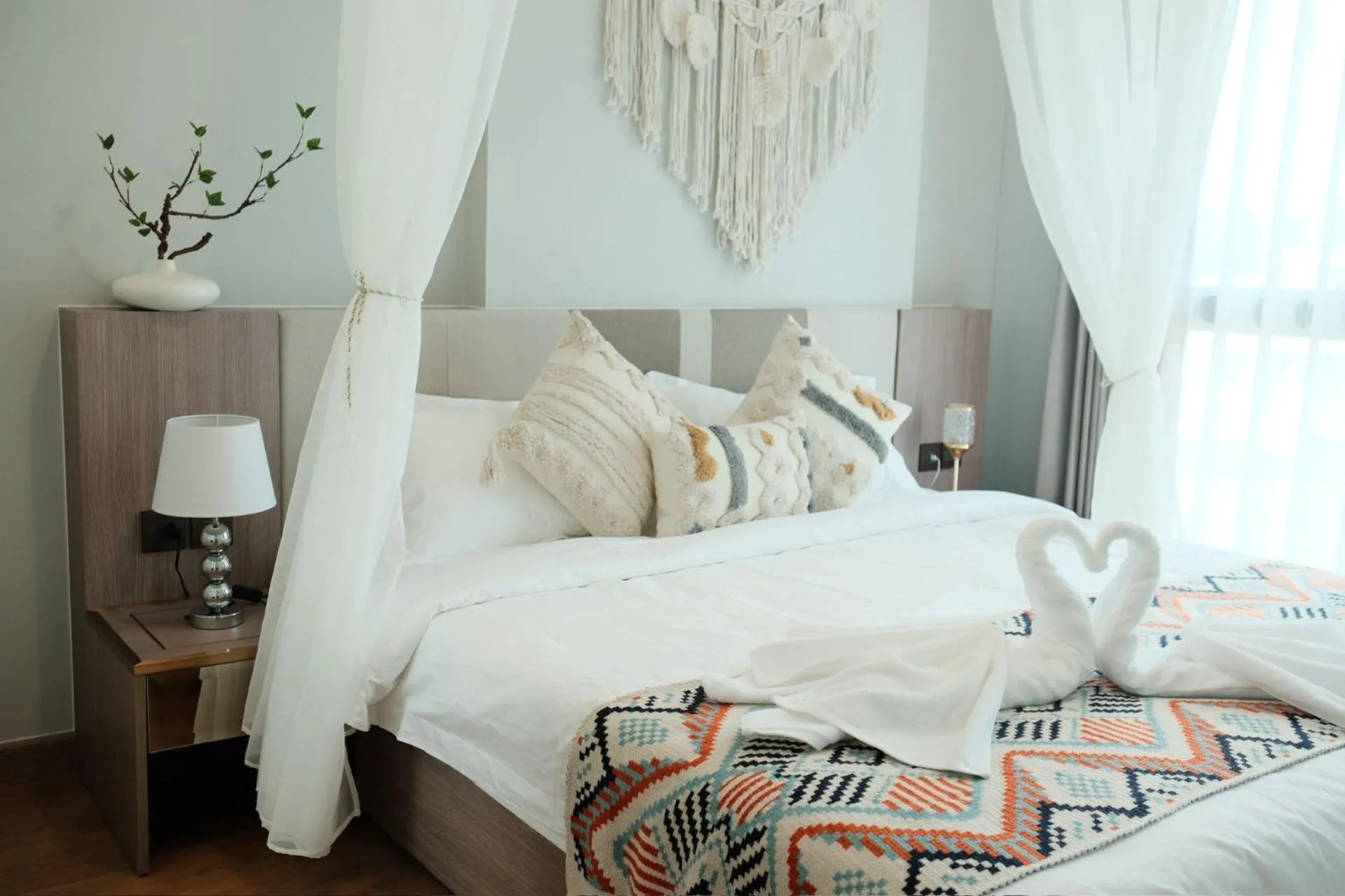 Bedroom, Bed in Family Suite Nice Pool Full Facilities Self Check