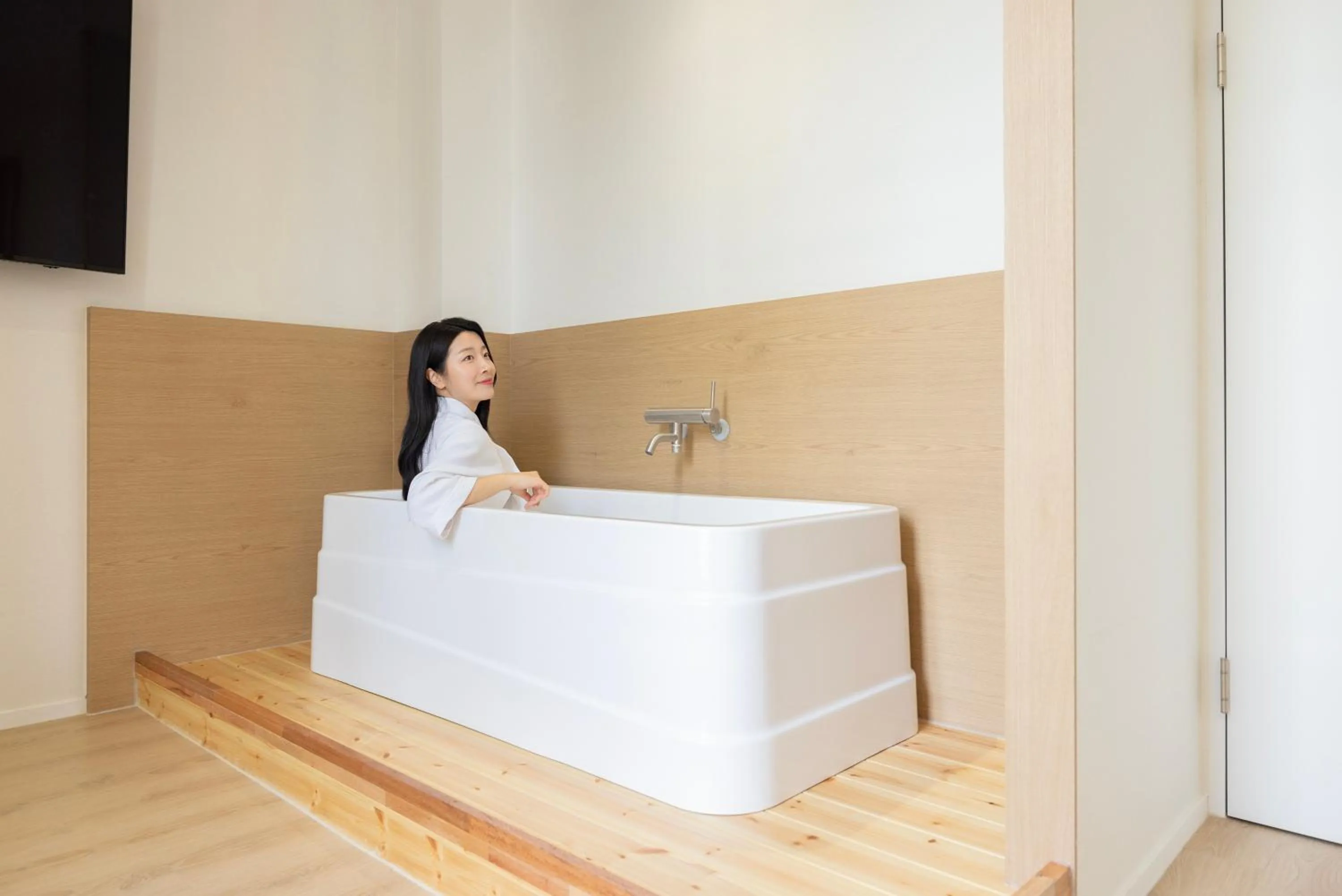 Hot Tub in From H US Hotel with Aank Seoul Gangseo Hwagok