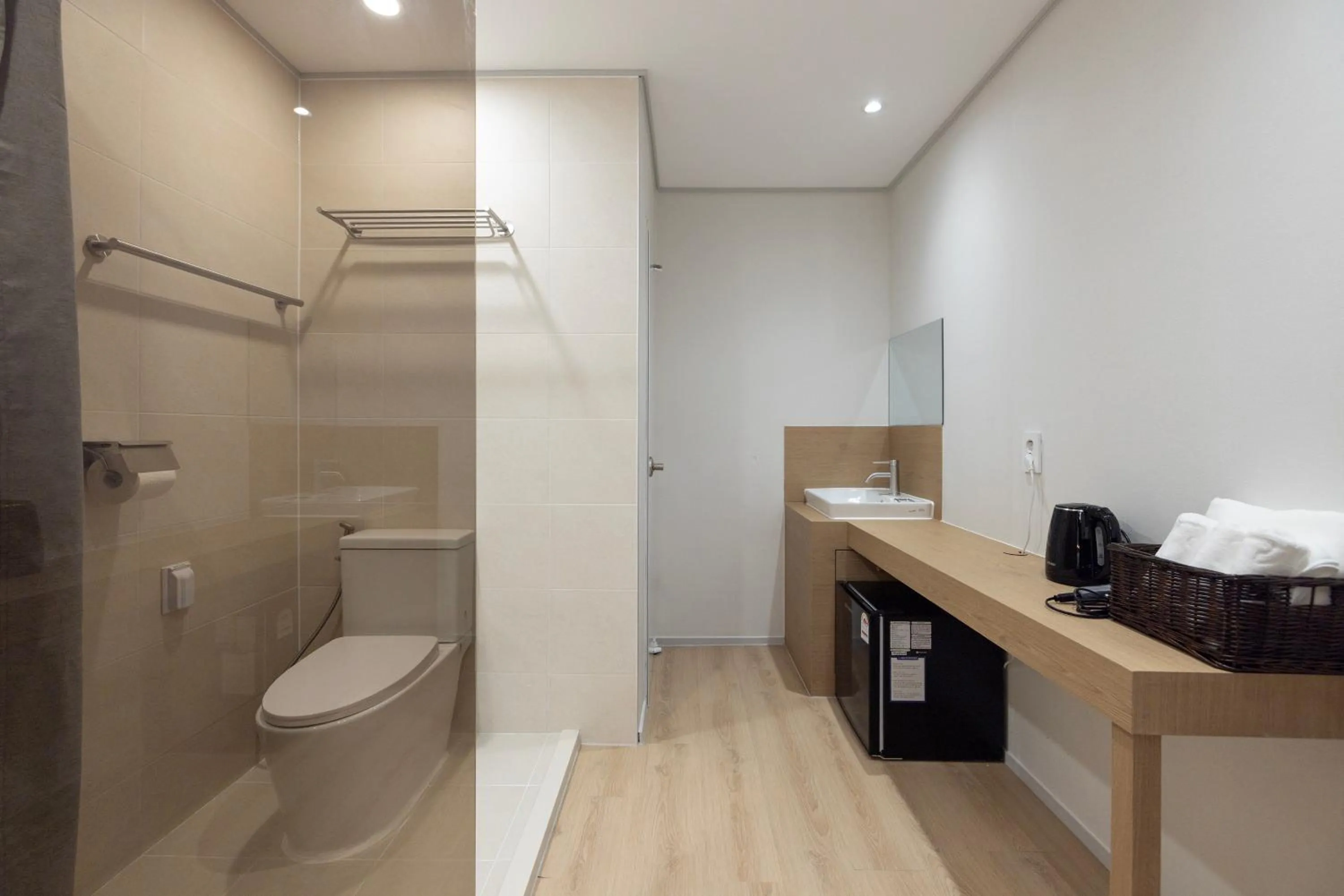 Shower in From H US Hotel with Aank Seoul Gangseo Hwagok