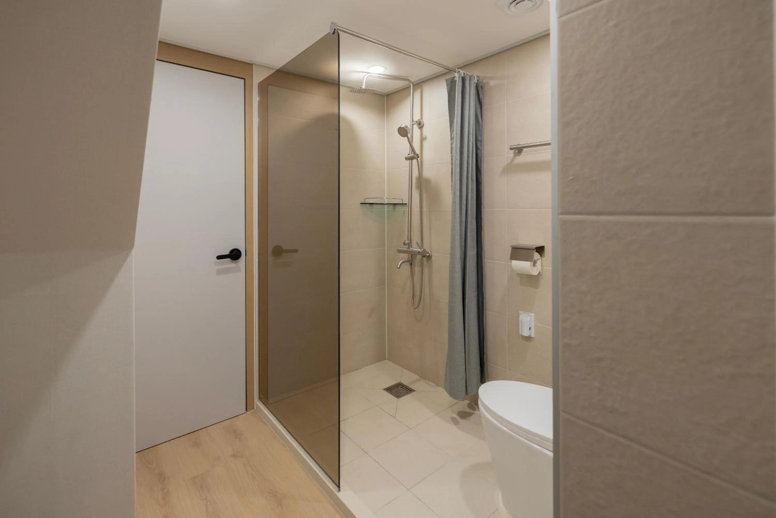 Toilet in From H US Hotel with Aank Seoul Gangseo Hwagok