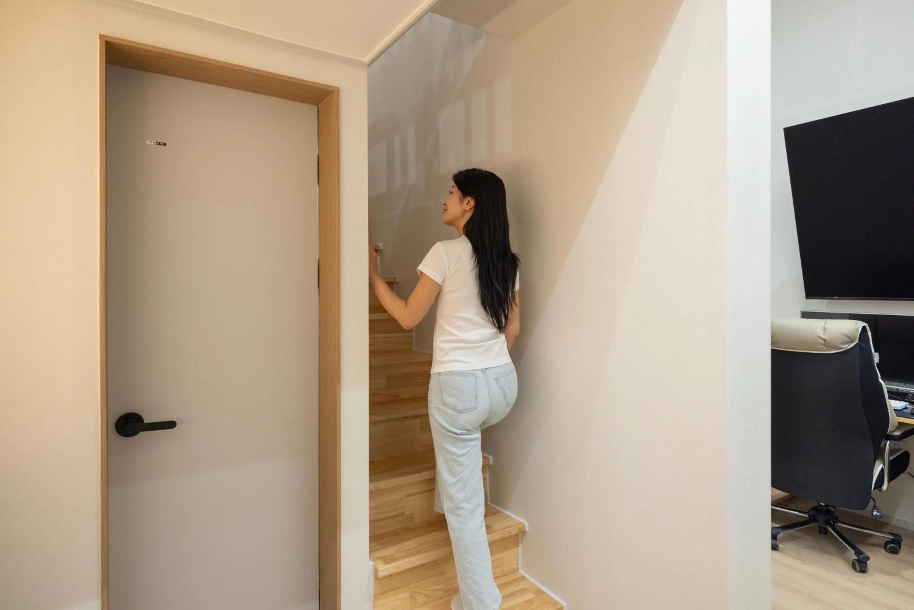 People in From H US Hotel with Aank Seoul Gangseo Hwagok