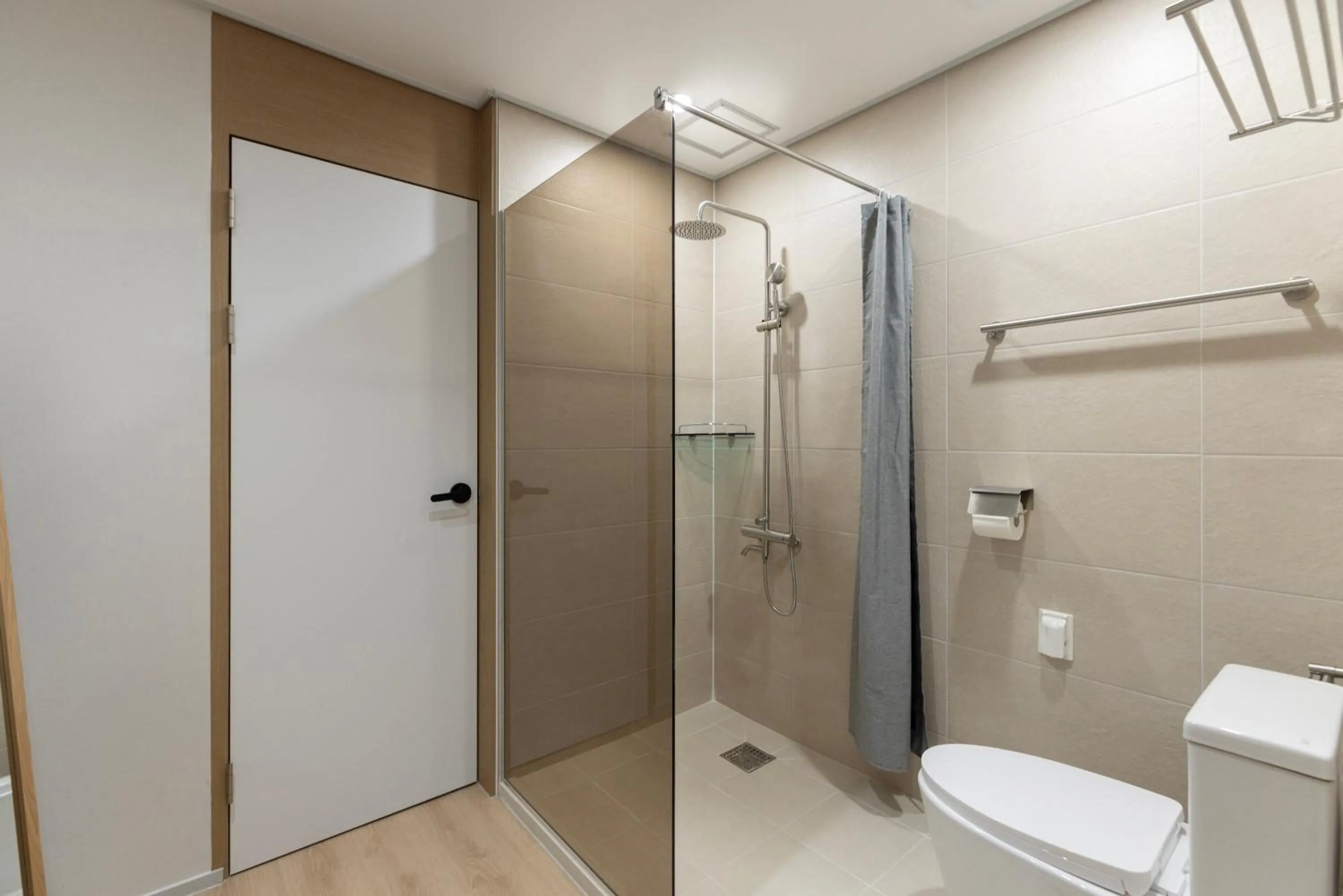 Toilet in From H US Hotel with Aank Seoul Gangseo Hwagok