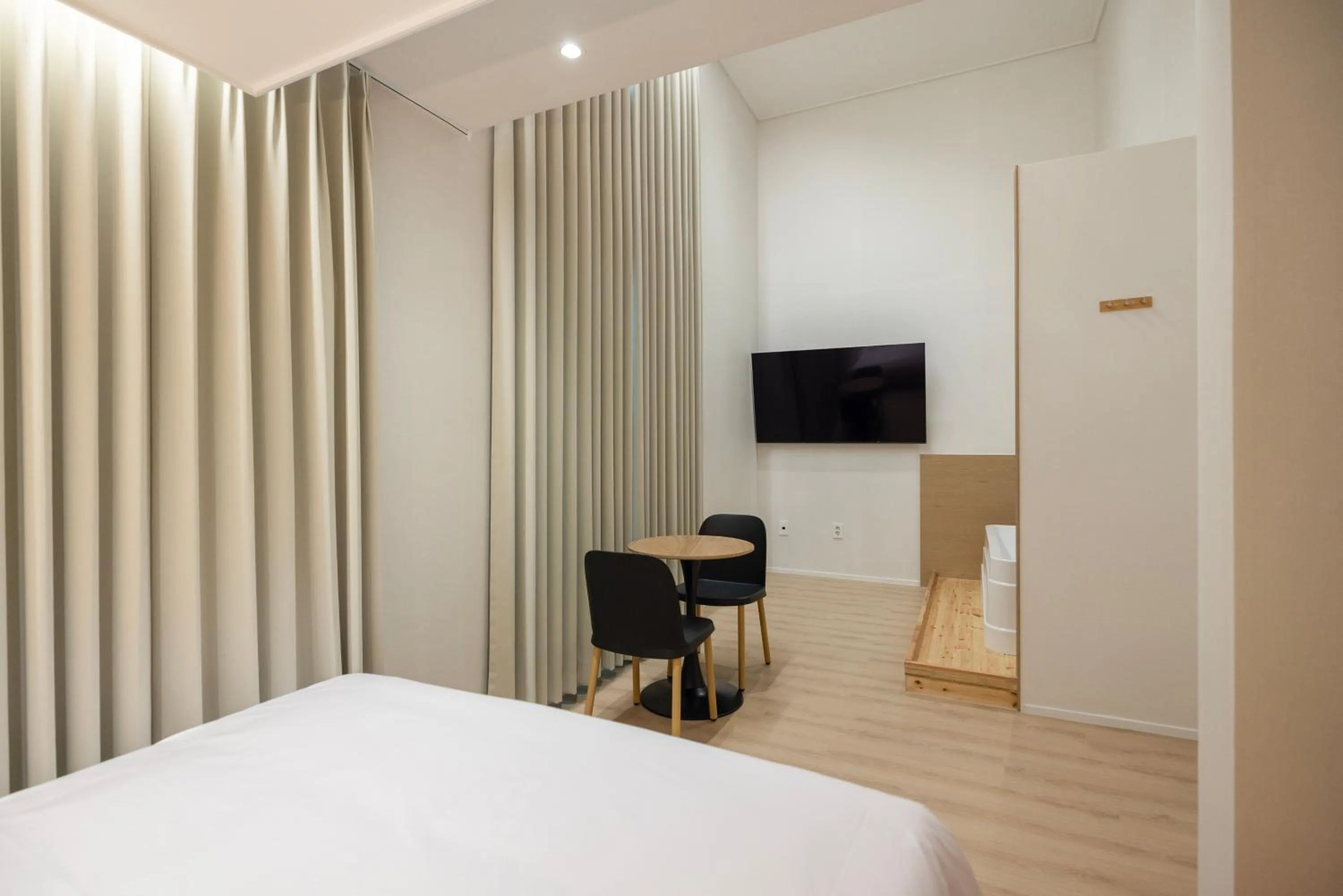 Communal lounge/ TV room, Bed in From H US Hotel with Aank Seoul Gangseo Hwagok