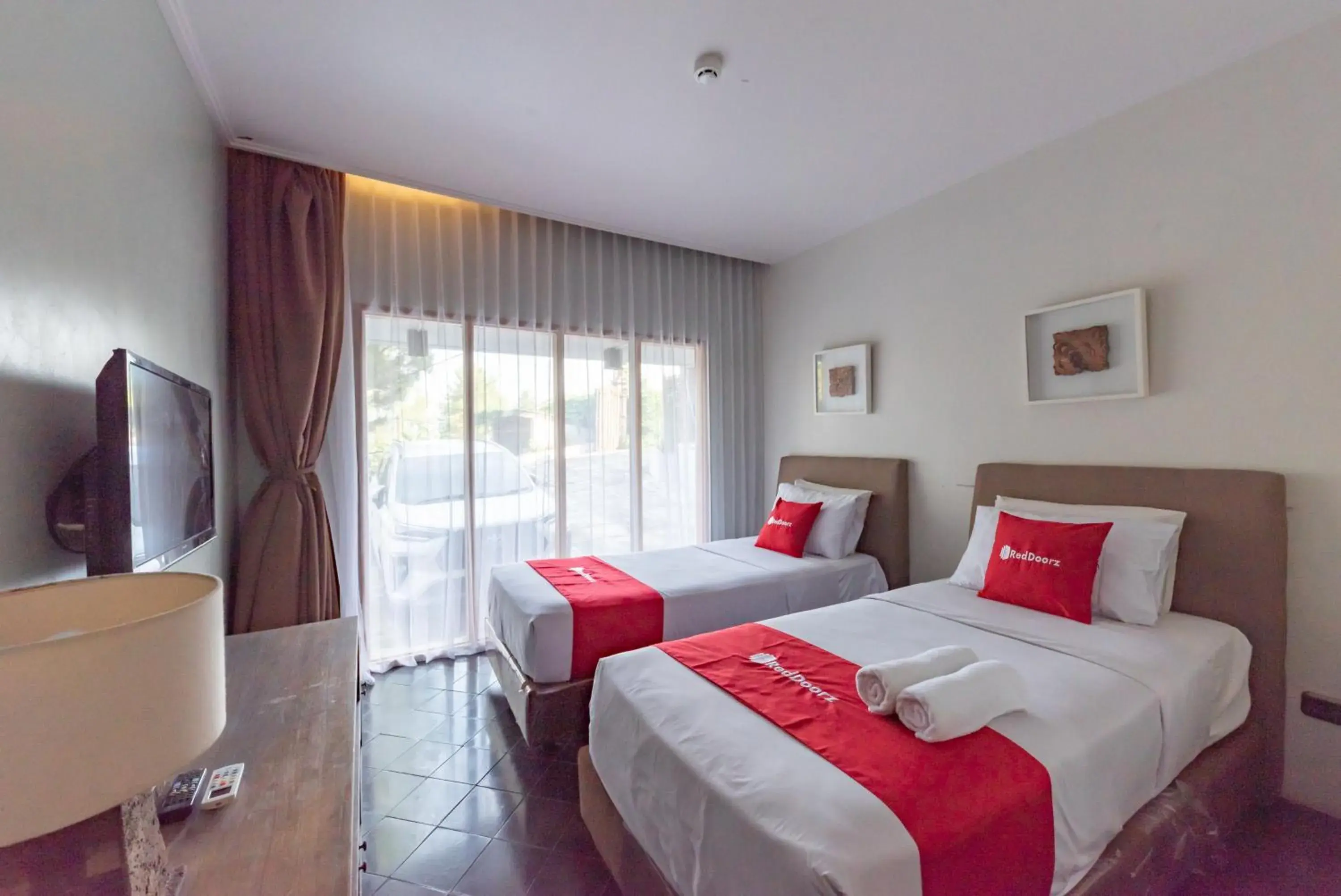Superior Twin Room in Casa de Apple Dago Bandung by RedDoorz Superior Twin Room in Casa de Apple Dago Bandung by RedDoorz
