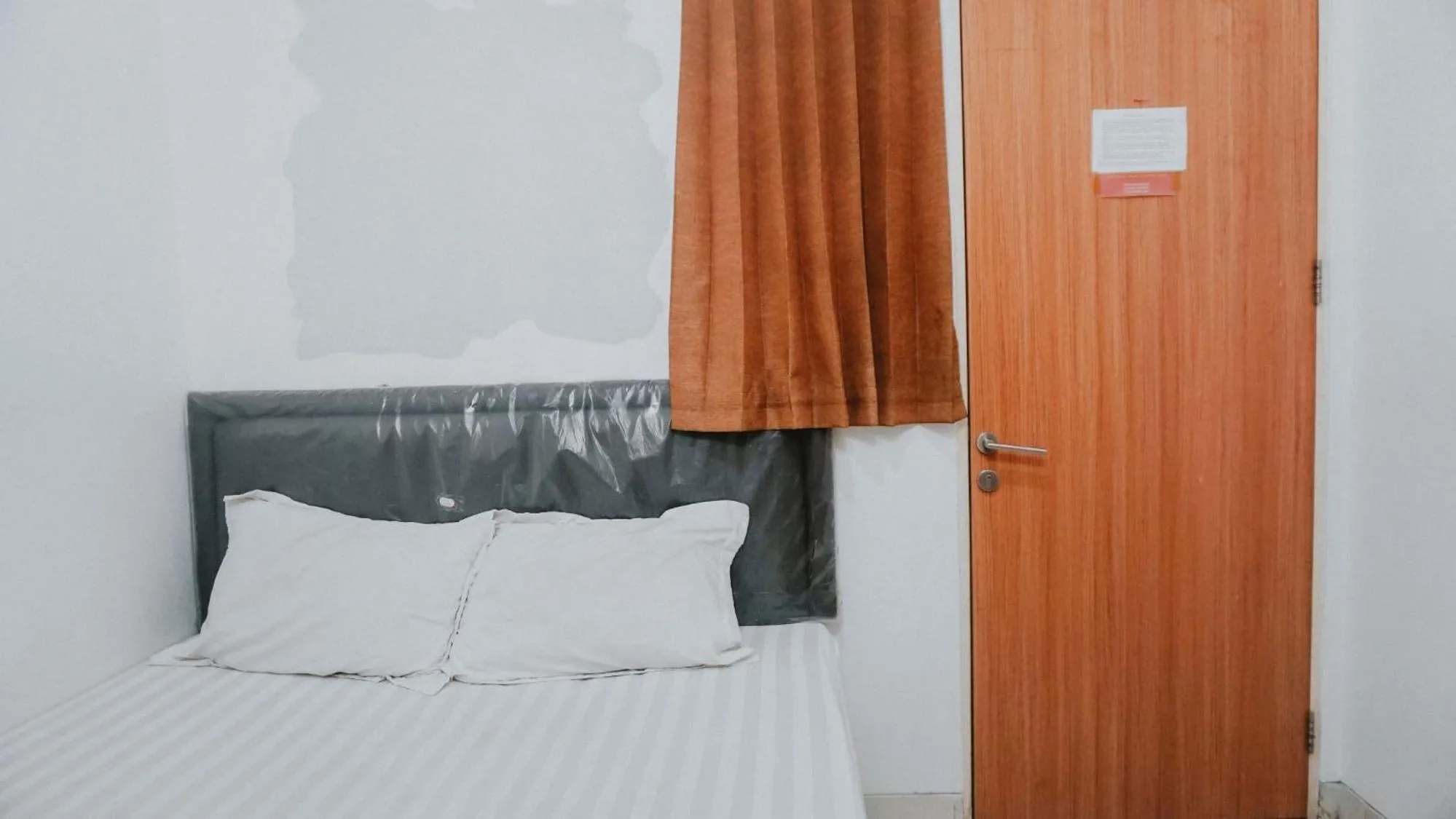 Bedroom, Bed in NamRoom at Tomang