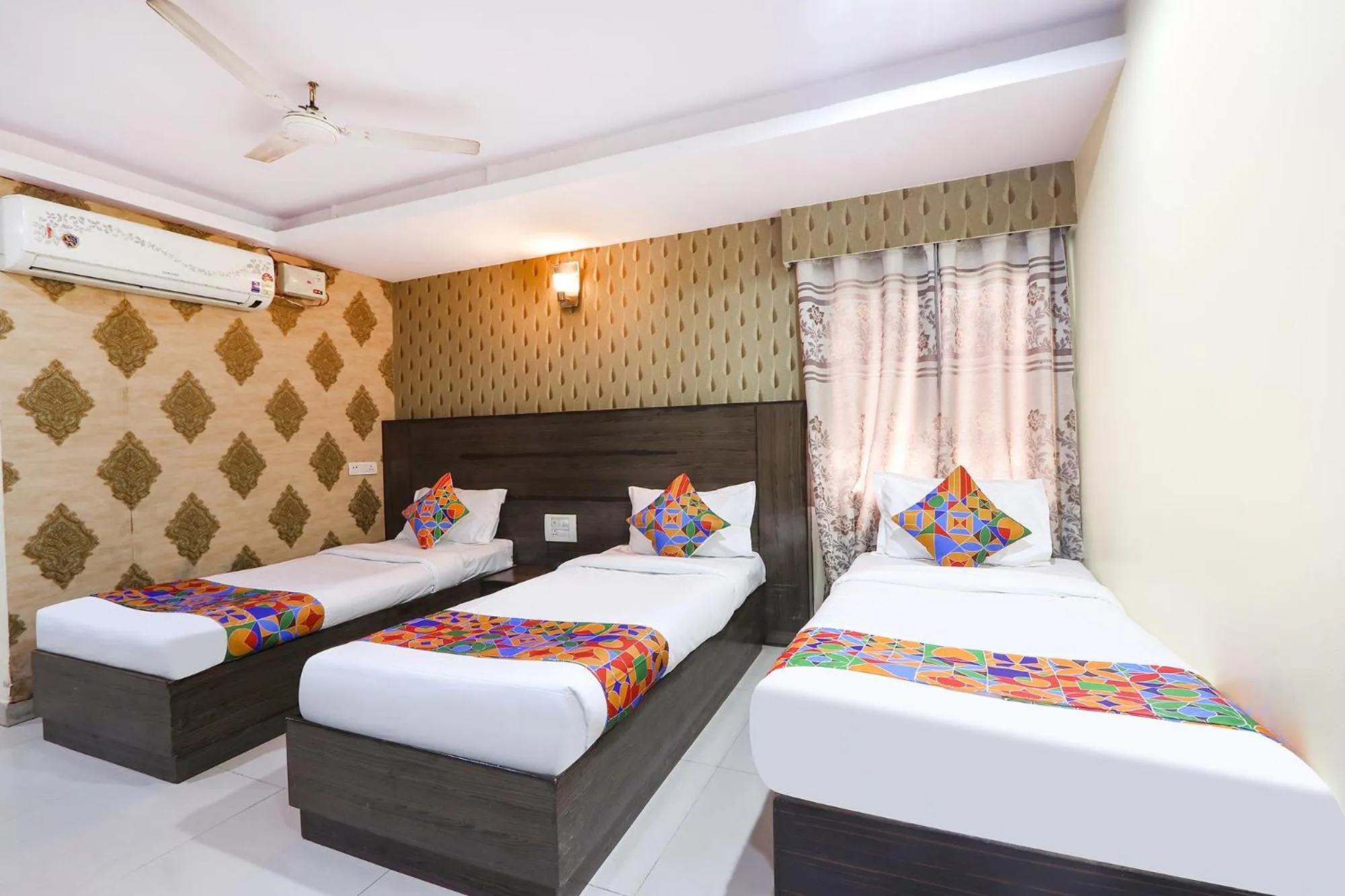 Bed in FabHotel Royal Residency II - Nr Lakdikapul Metro Station