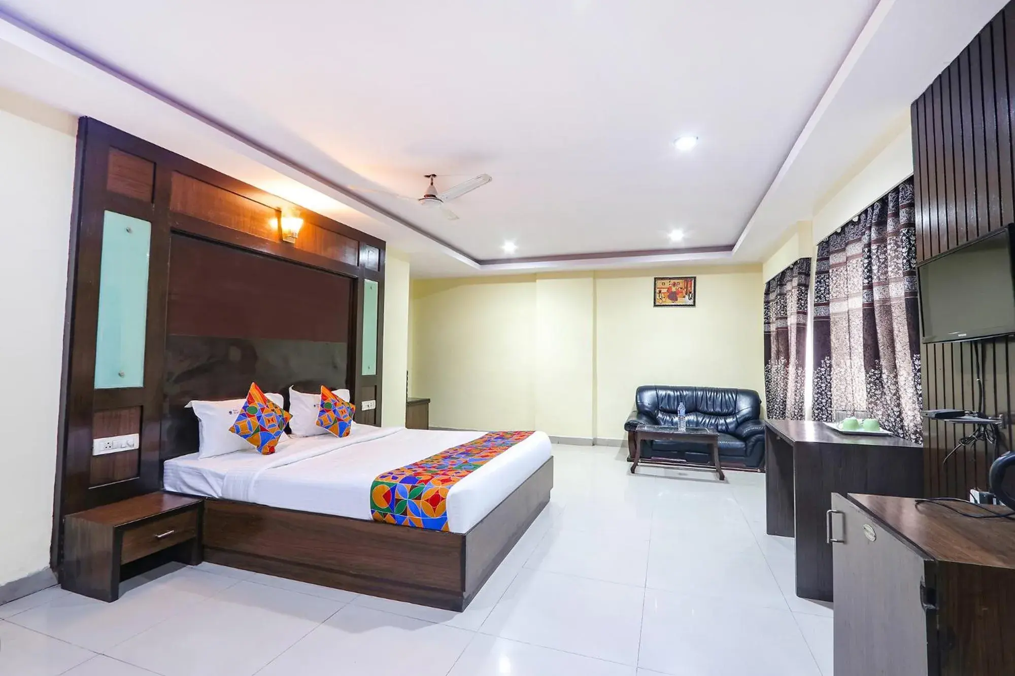 Bed in FabHotel Royal Residency II - Nr Lakdikapul Metro Station Bed in FabHotel Royal Residency II - Nr Lakdikapul Metro Station