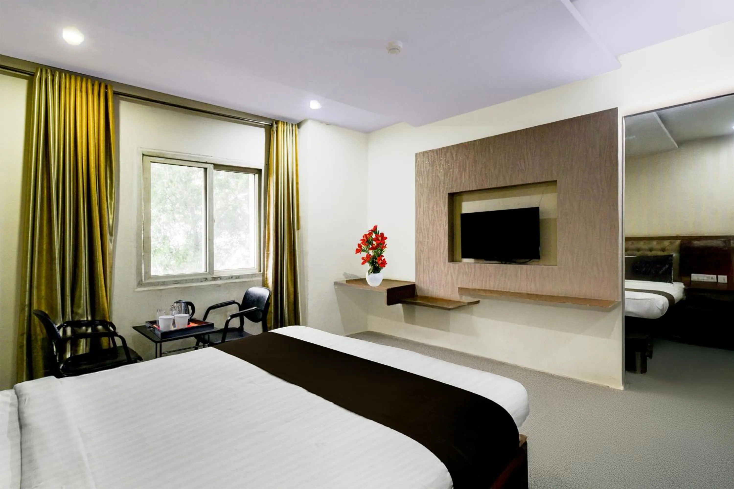 Bedroom, Bed in Super Townhouse Kothapet Formerly Surabhi Elite