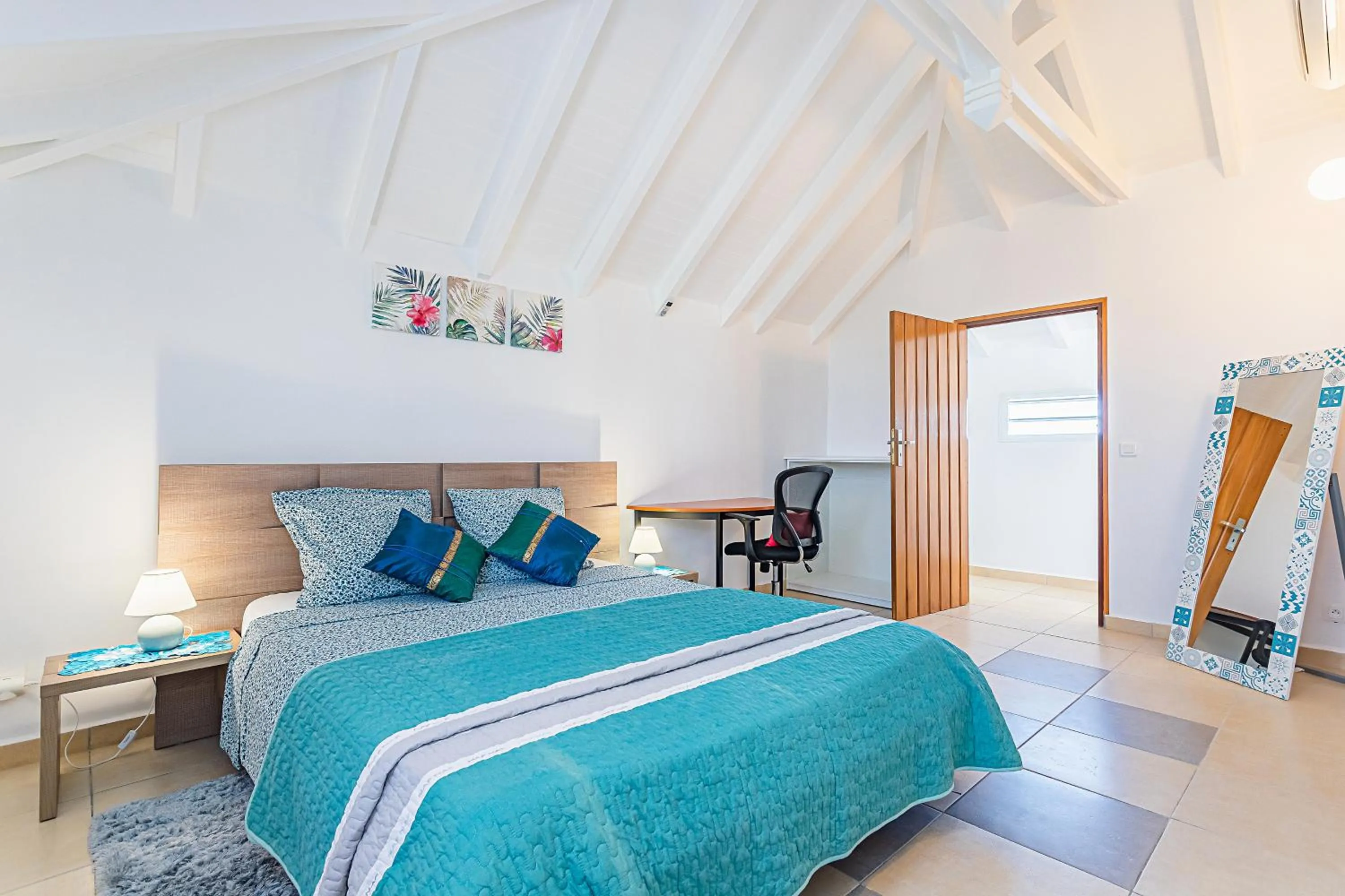 Bedroom, Bed in Chez Gerty Et Jocelyn