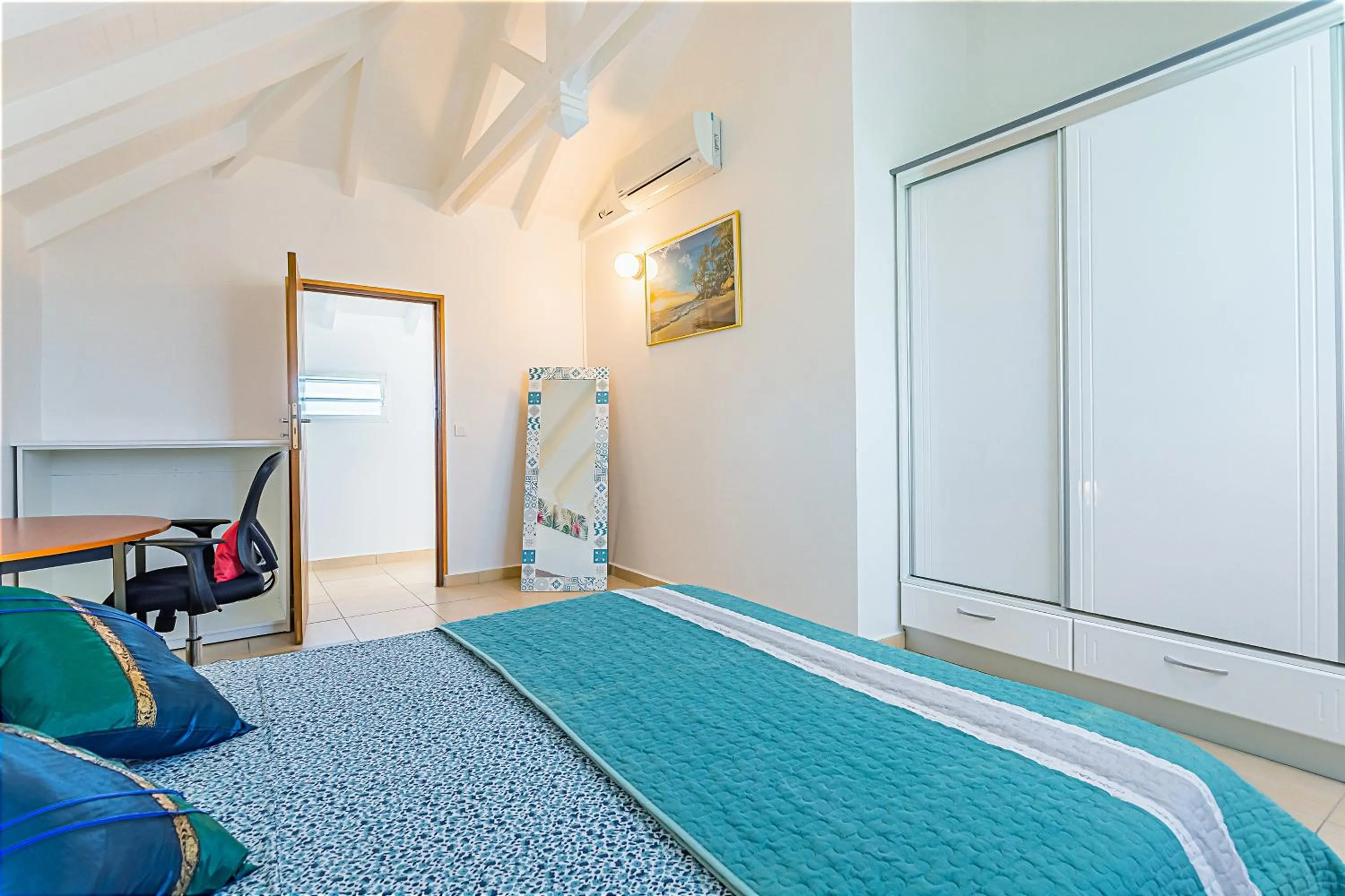 Bedroom, Bed in Chez Gerty Et Jocelyn