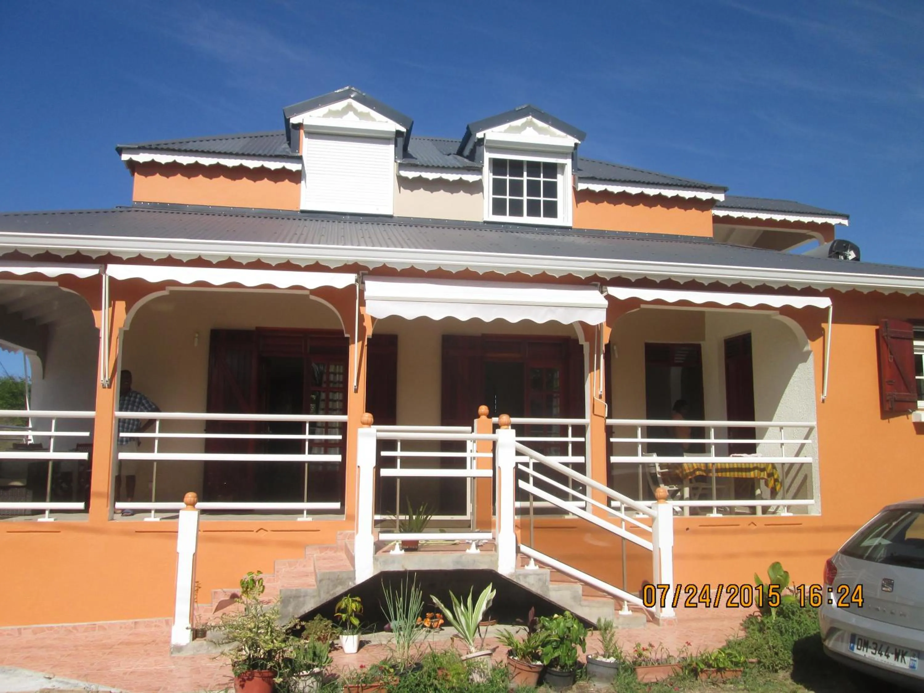 Property building in Chez Gerty Et Jocelyn