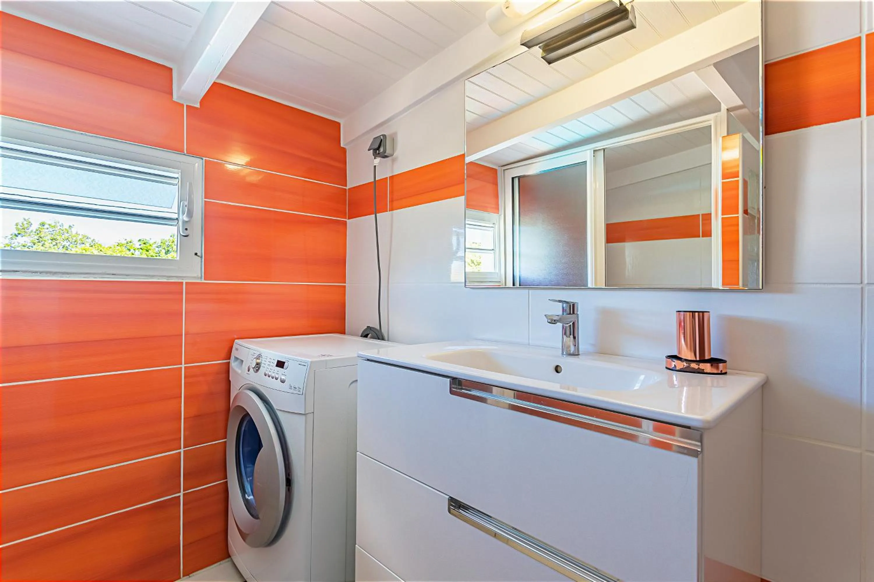 washing machine in Chez Gerty Et Jocelyn