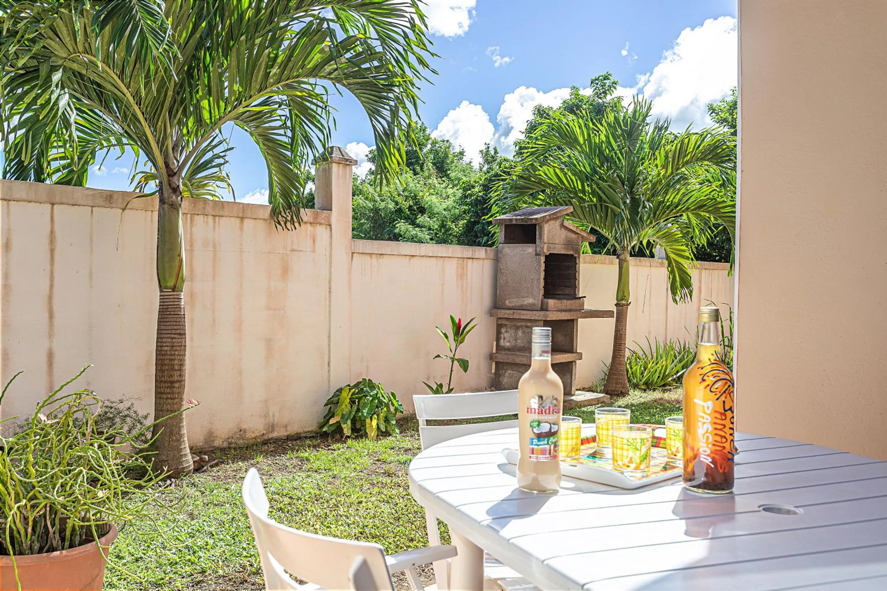 Garden in Chez Gerty Et Jocelyn