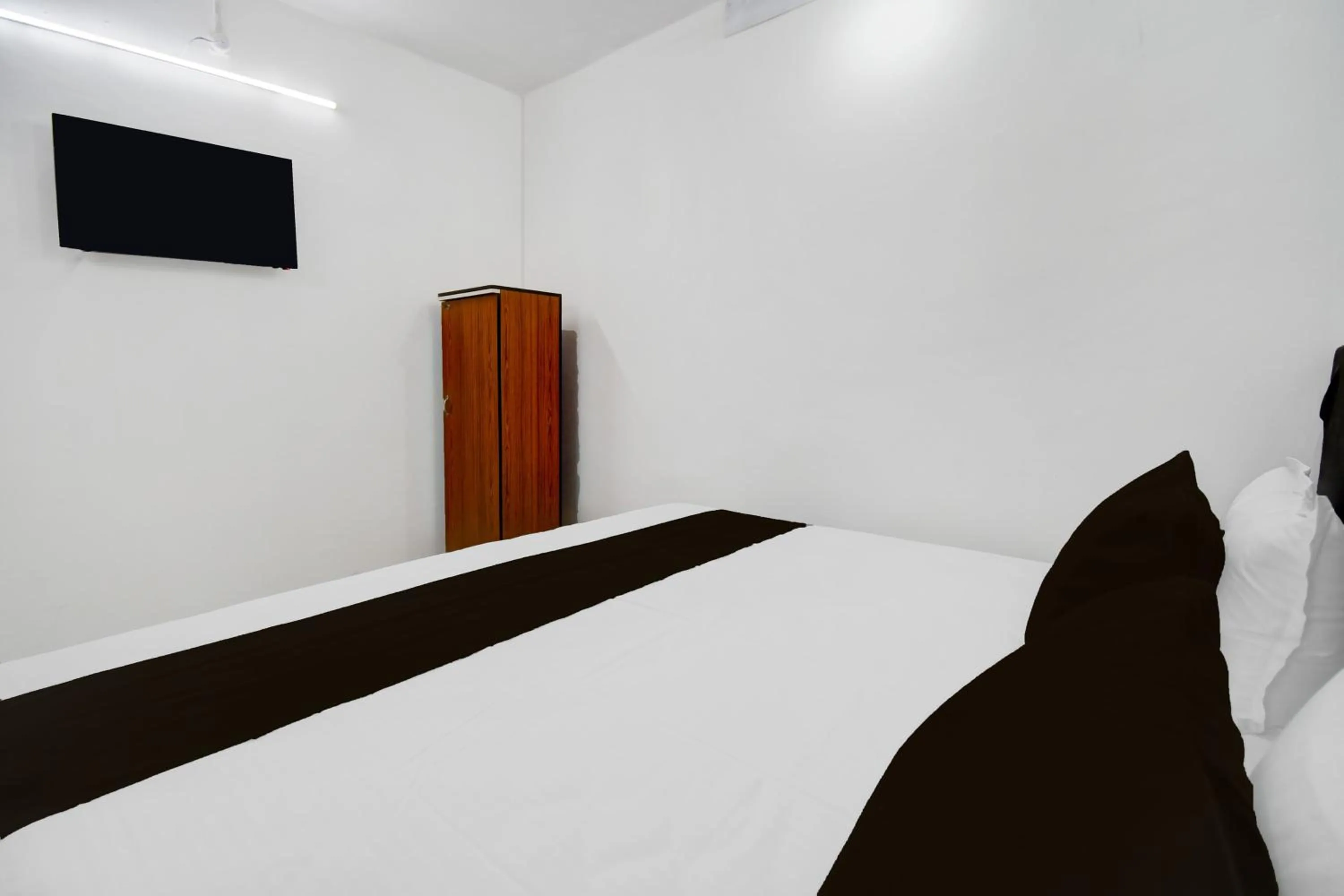 Bedroom, Bed in Hotel O Gaya Railway Junction Formerly Family Guest House