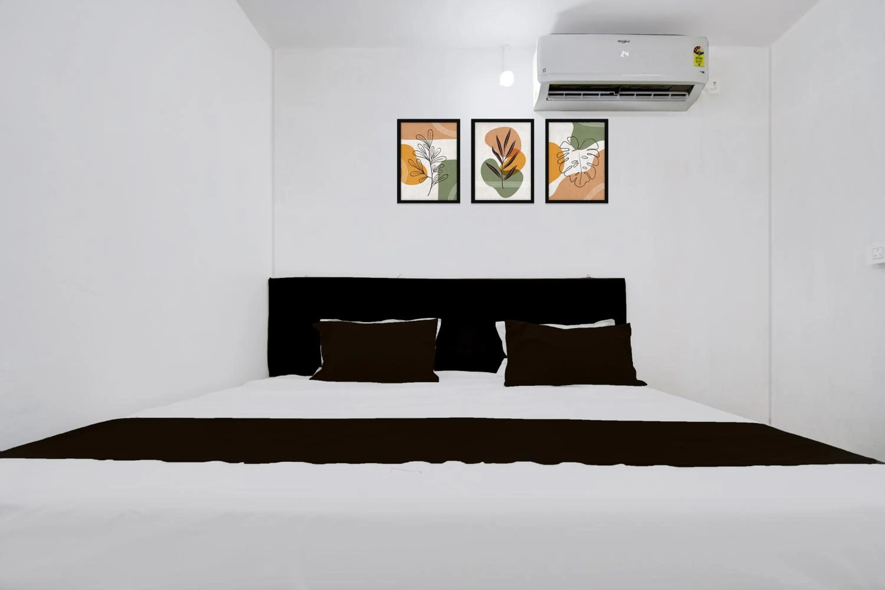 Bedroom, Bed in Hotel O Gaya Railway Junction Formerly Family Guest House