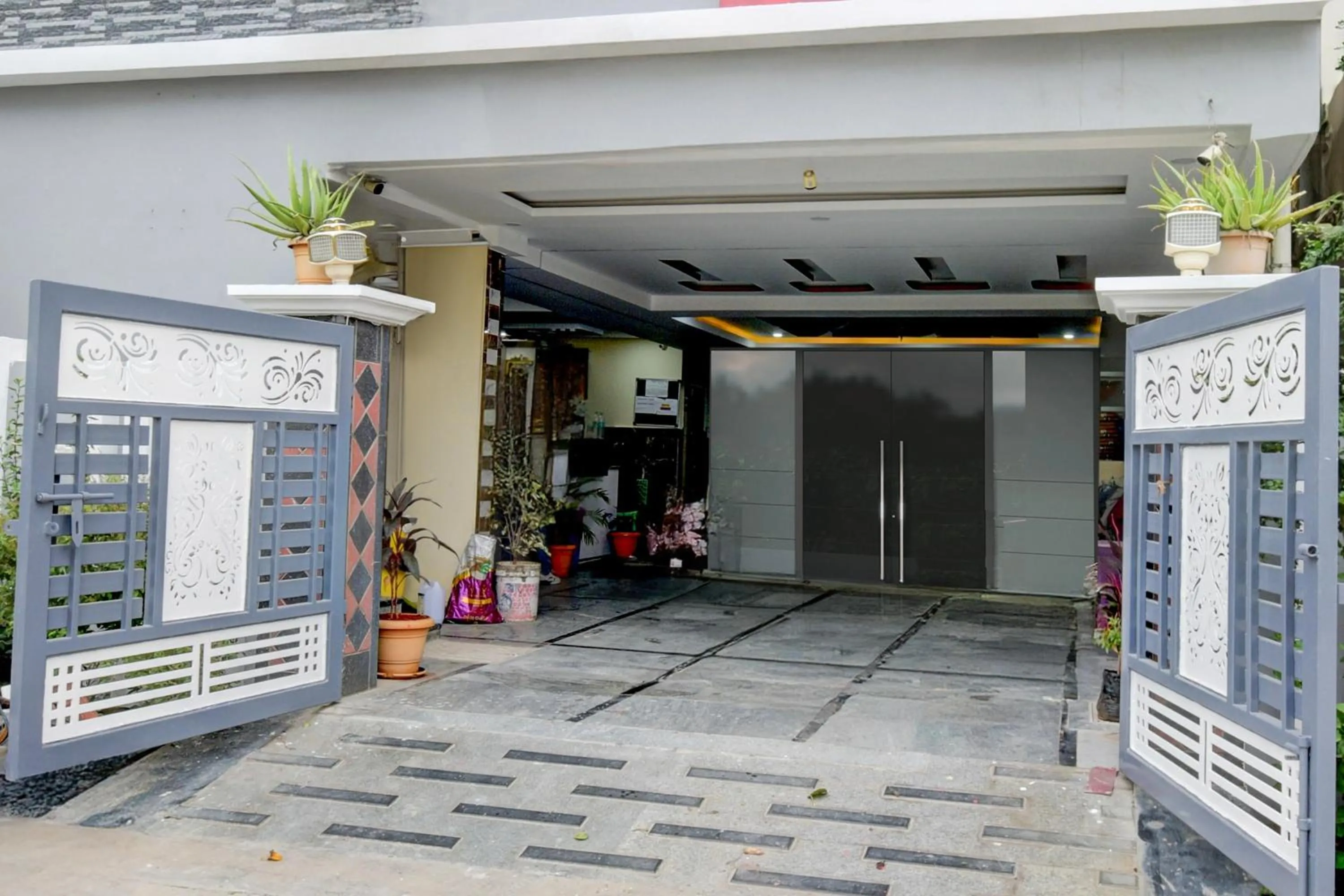 Facade/entrance in Super Collection O Khajaguda Hills Formerly Sri Balaji Luxary Rooms