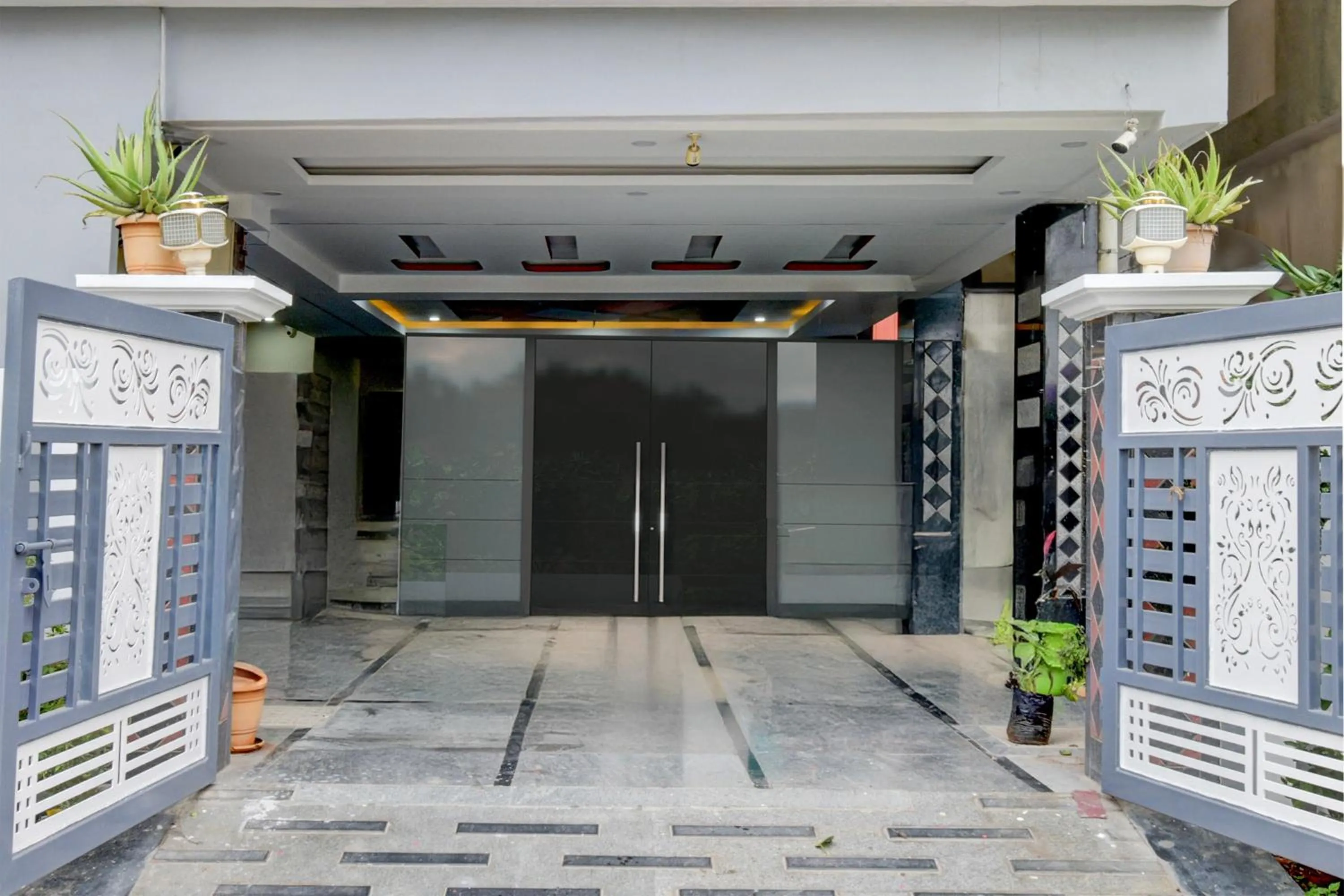 Facade/entrance in Super Collection O Khajaguda Hills Formerly Sri Balaji Luxary Rooms