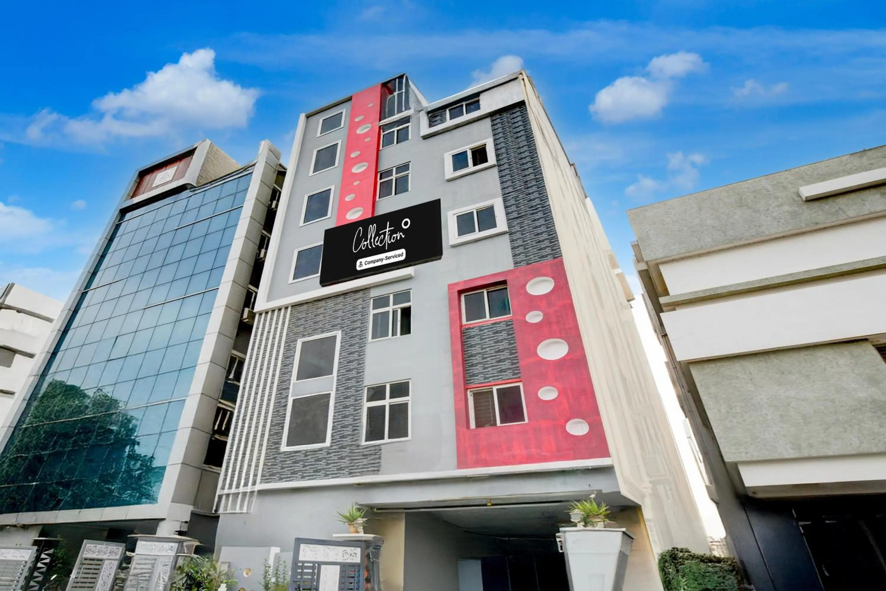 Facade/entrance in Super Collection O Khajaguda Hills Formerly Sri Balaji Luxary Rooms