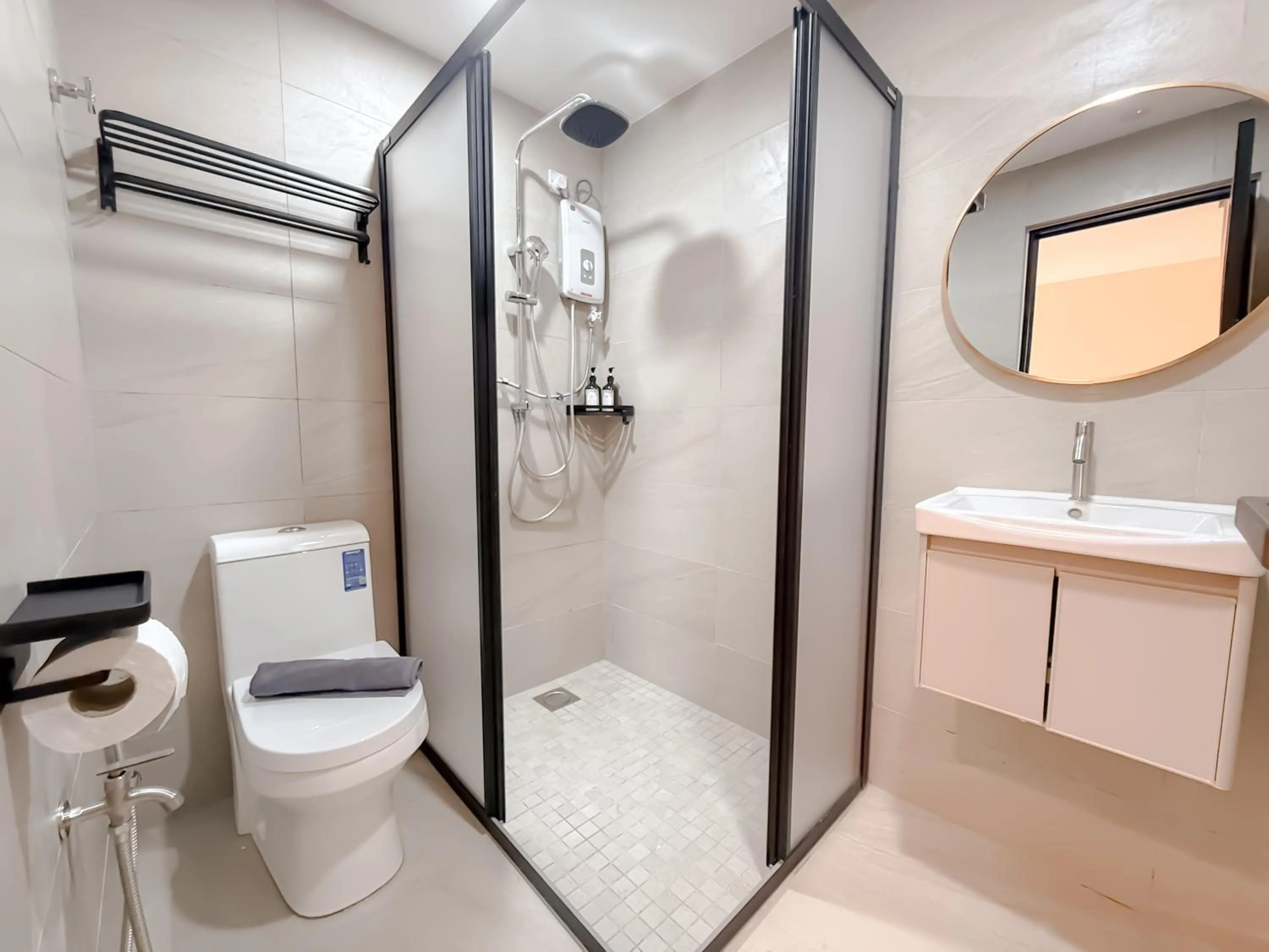 Resandau Stay Ipoh - Nearby Ipoh Town - Private Car Park and Lift - Whole unit & Coliving