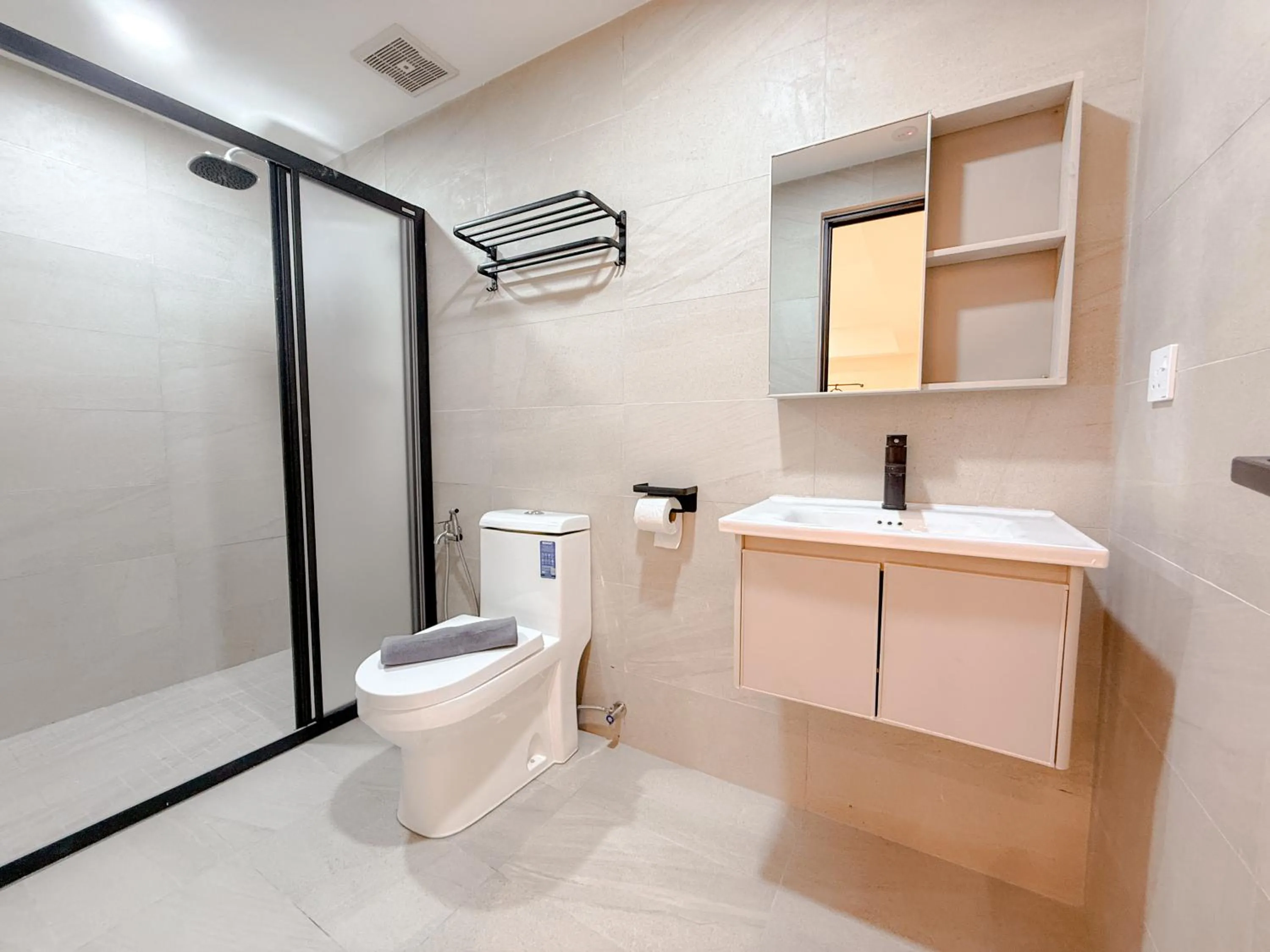 Resandau Stay Ipoh - Nearby Ipoh Town - Private Car Park and Lift - Whole unit & Coliving