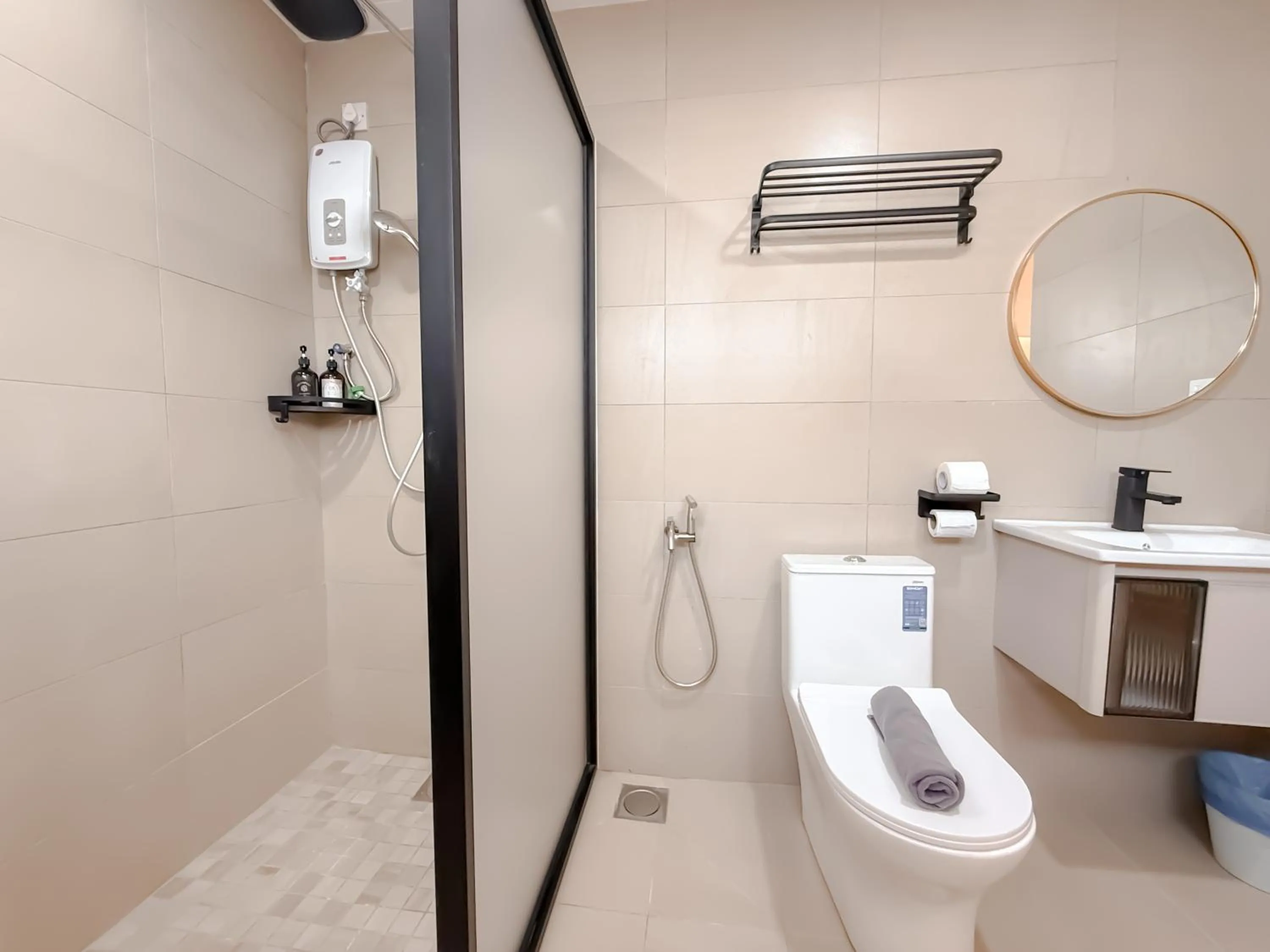 Resandau Stay Ipoh - Nearby Ipoh Town - Private Car Park and Lift - Whole unit & Coliving
