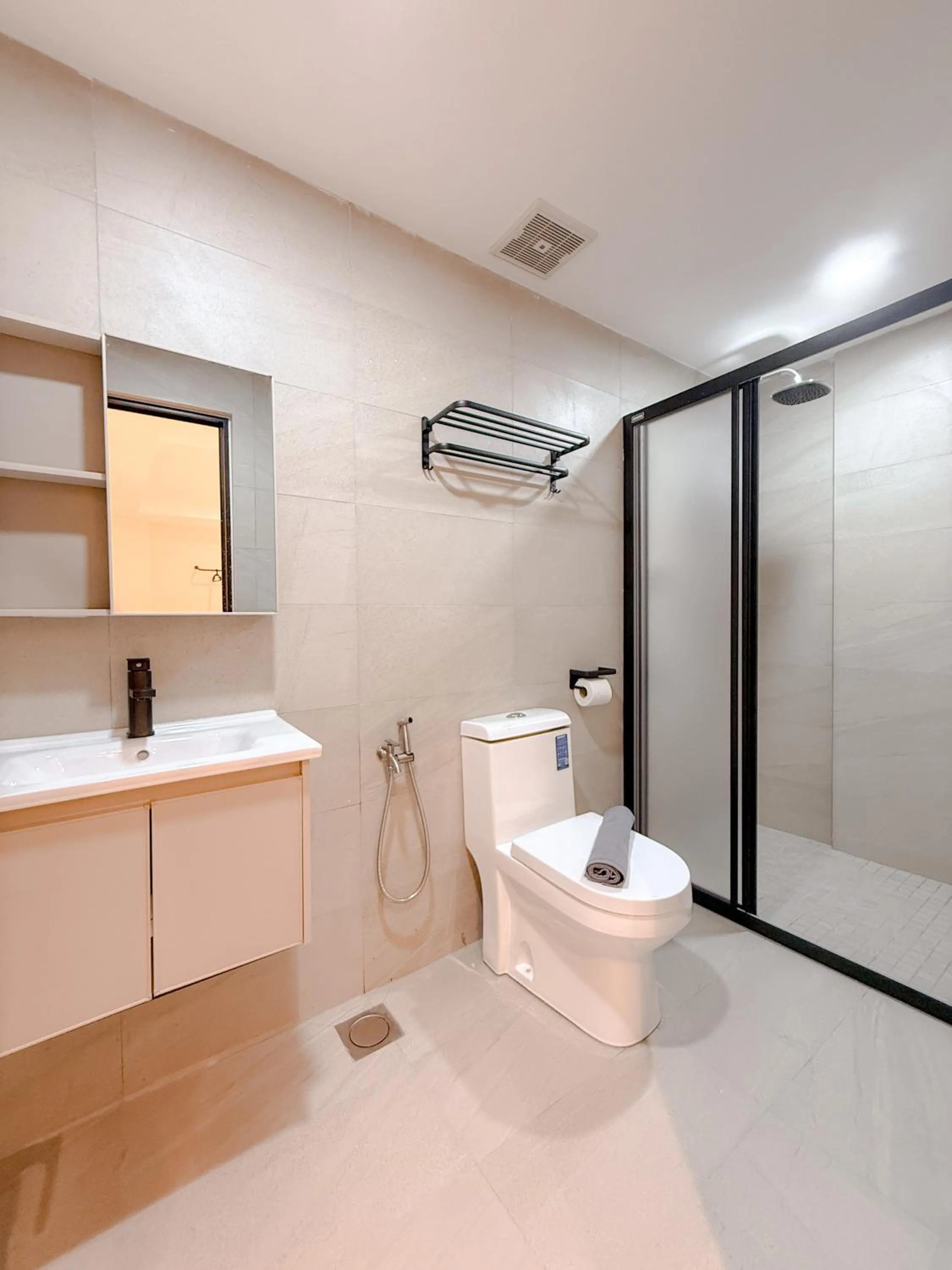 Resandau Stay Ipoh - Nearby Ipoh Town - Private Car Park and Lift - Whole unit & Coliving
