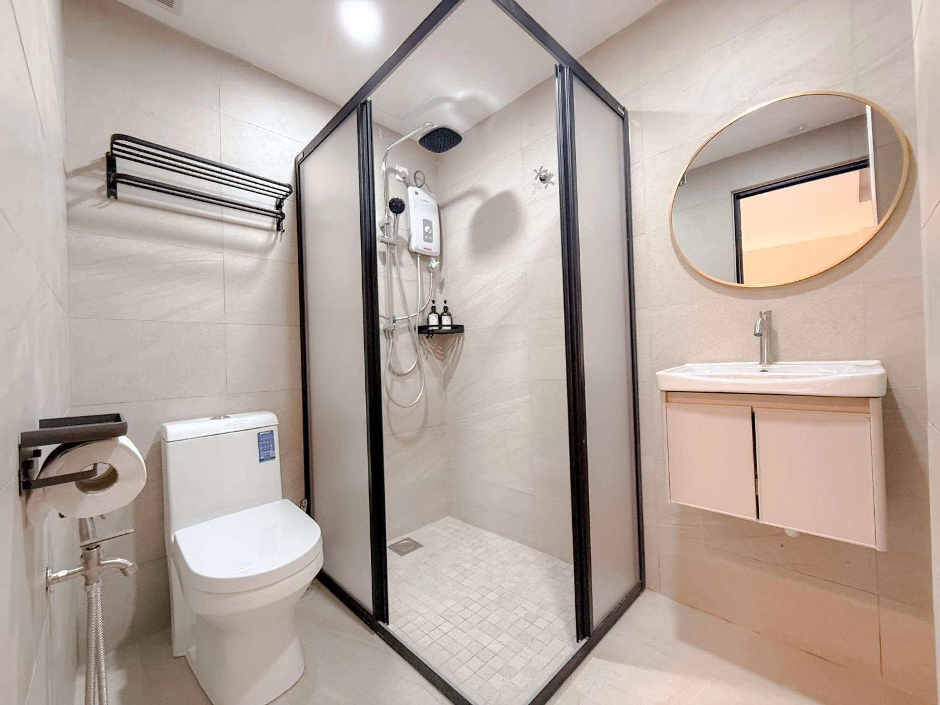 Resandau Stay Ipoh - Nearby Ipoh Town - Private Car Park and Lift - Whole unit & Coliving