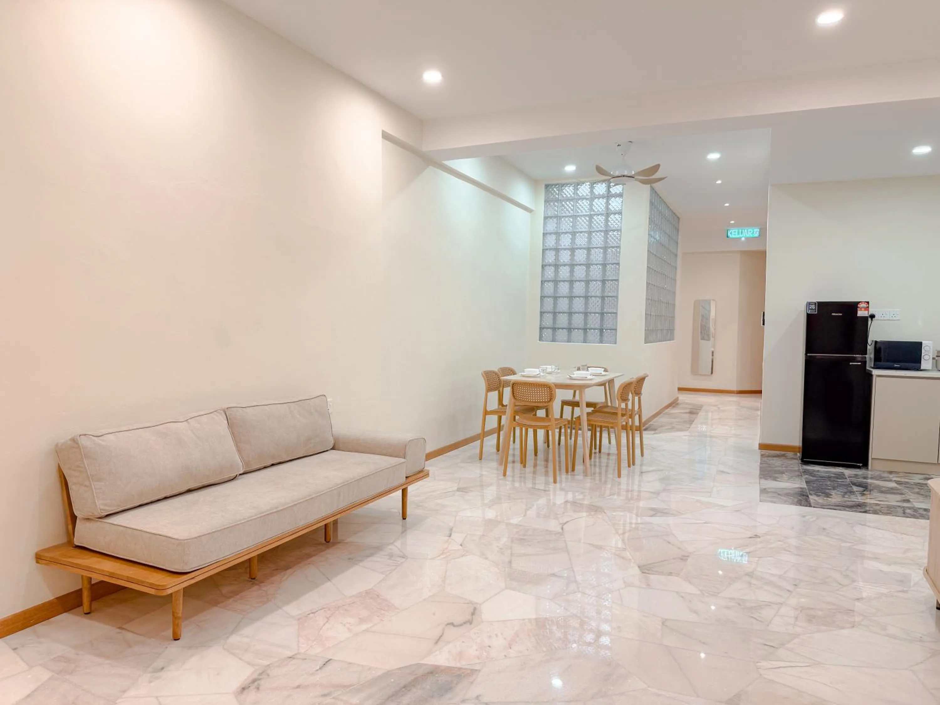 Resandau Stay Ipoh - Nearby Ipoh Town - Private Car Park and Lift - Whole unit & Coliving