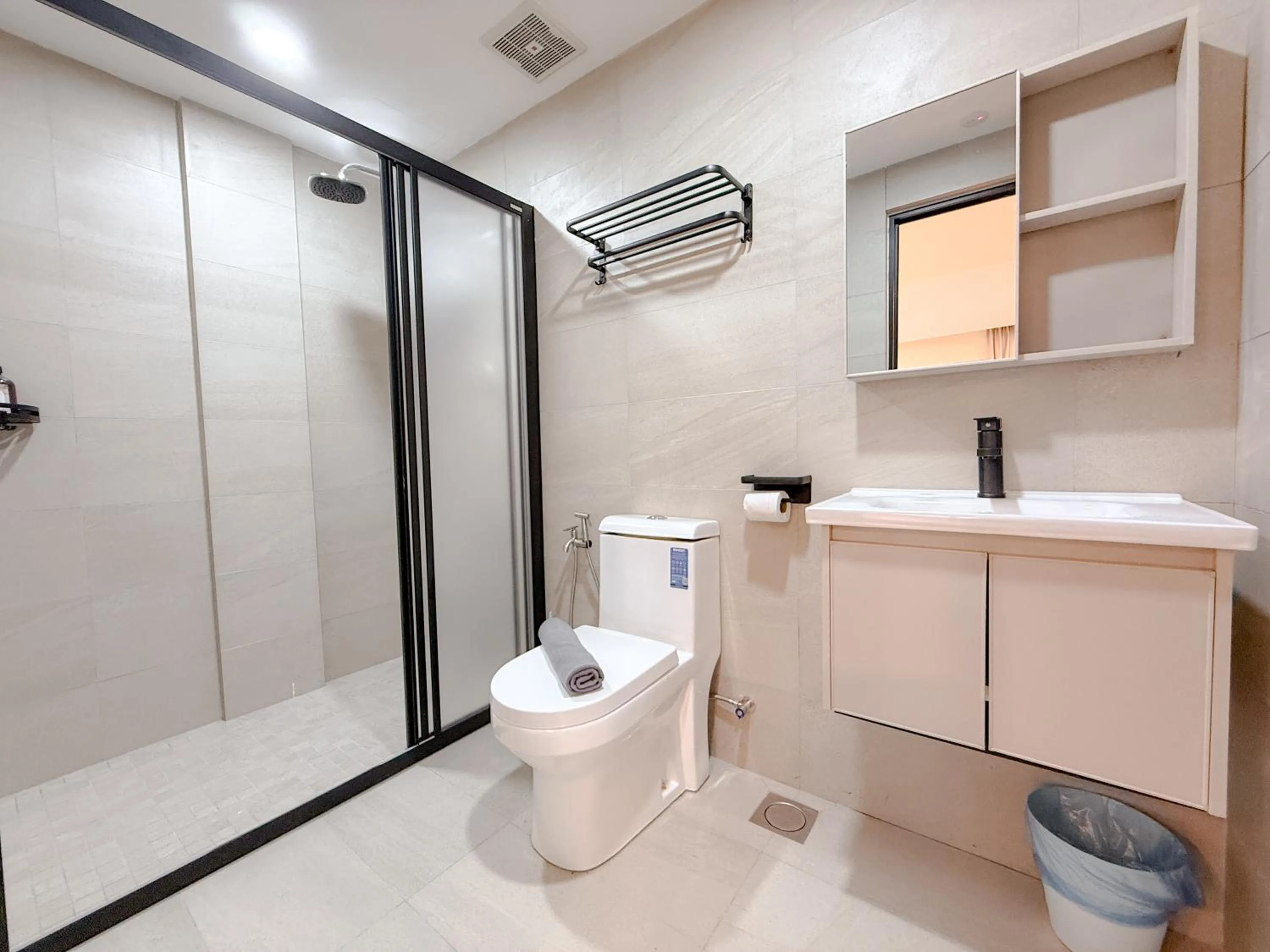 Resandau Stay Ipoh - Nearby Ipoh Town - Private Car Park and Lift - Whole unit & Coliving