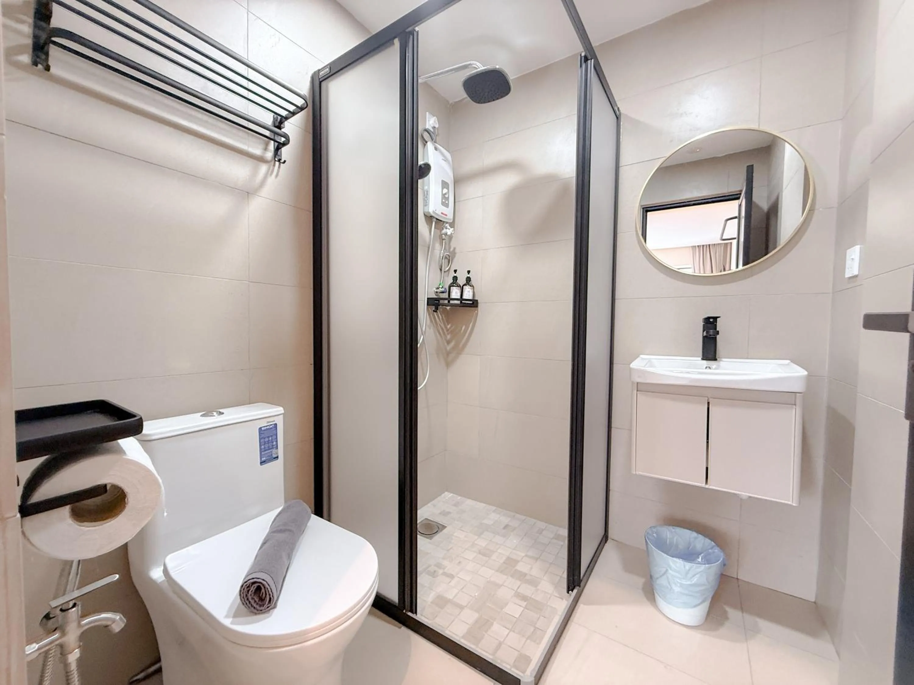 Resandau Stay Ipoh - Nearby Ipoh Town - Private Car Park and Lift - Whole unit & Coliving