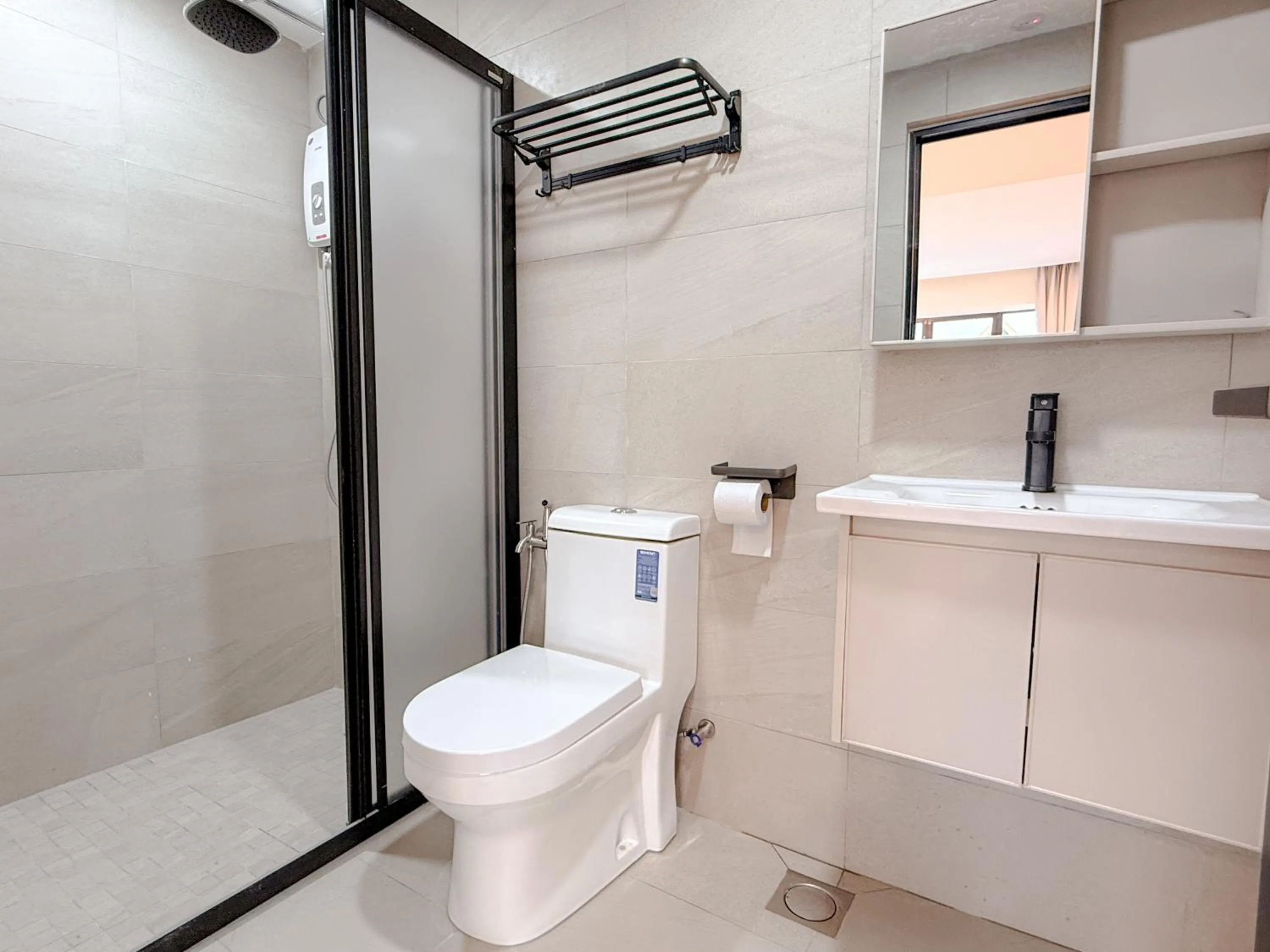 Resandau Stay Ipoh - Nearby Ipoh Town - Private Car Park and Lift - Whole unit & Coliving