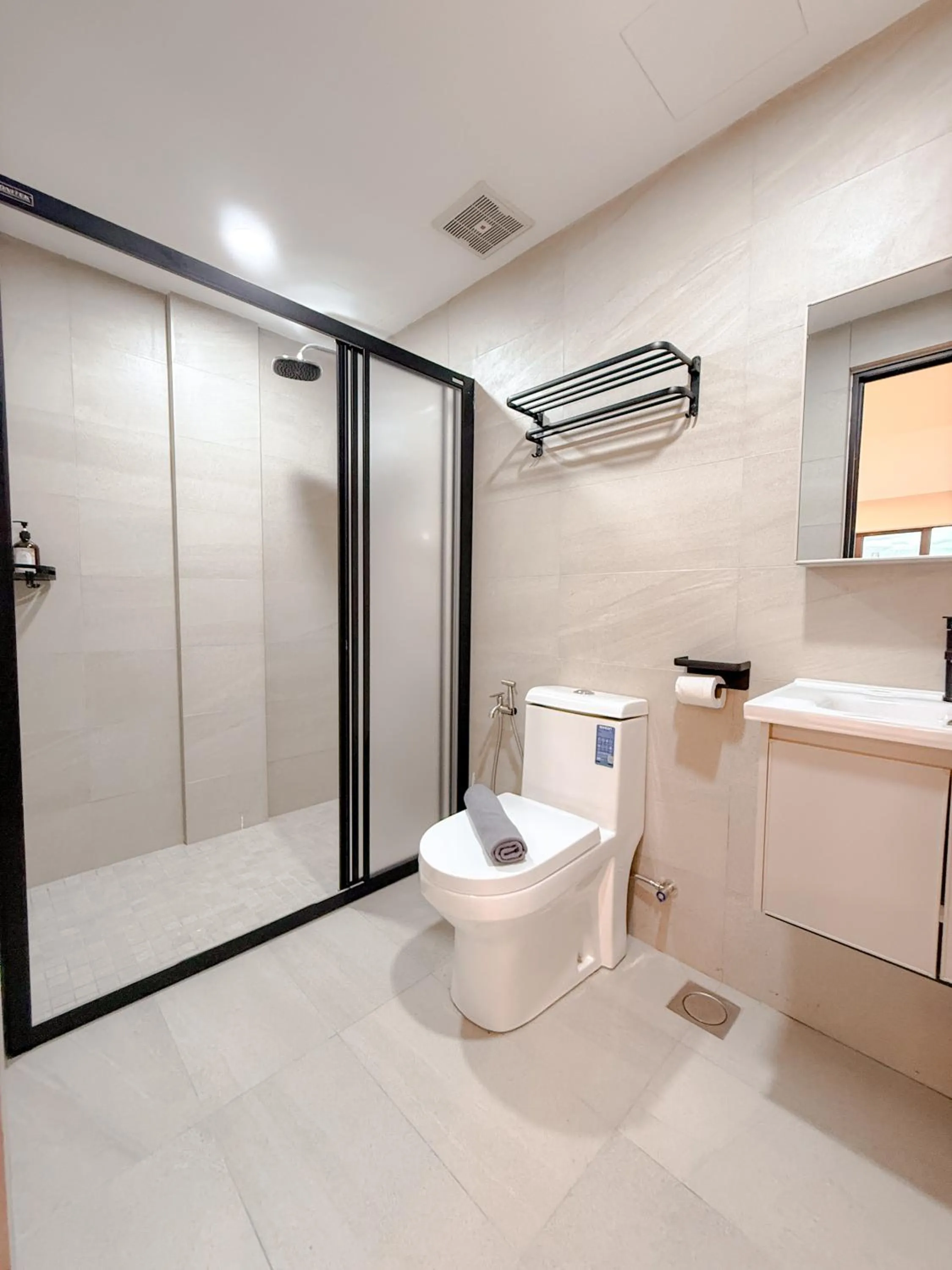 Resandau Stay Ipoh - Nearby Ipoh Town - Private Car Park and Lift - Whole unit & Coliving