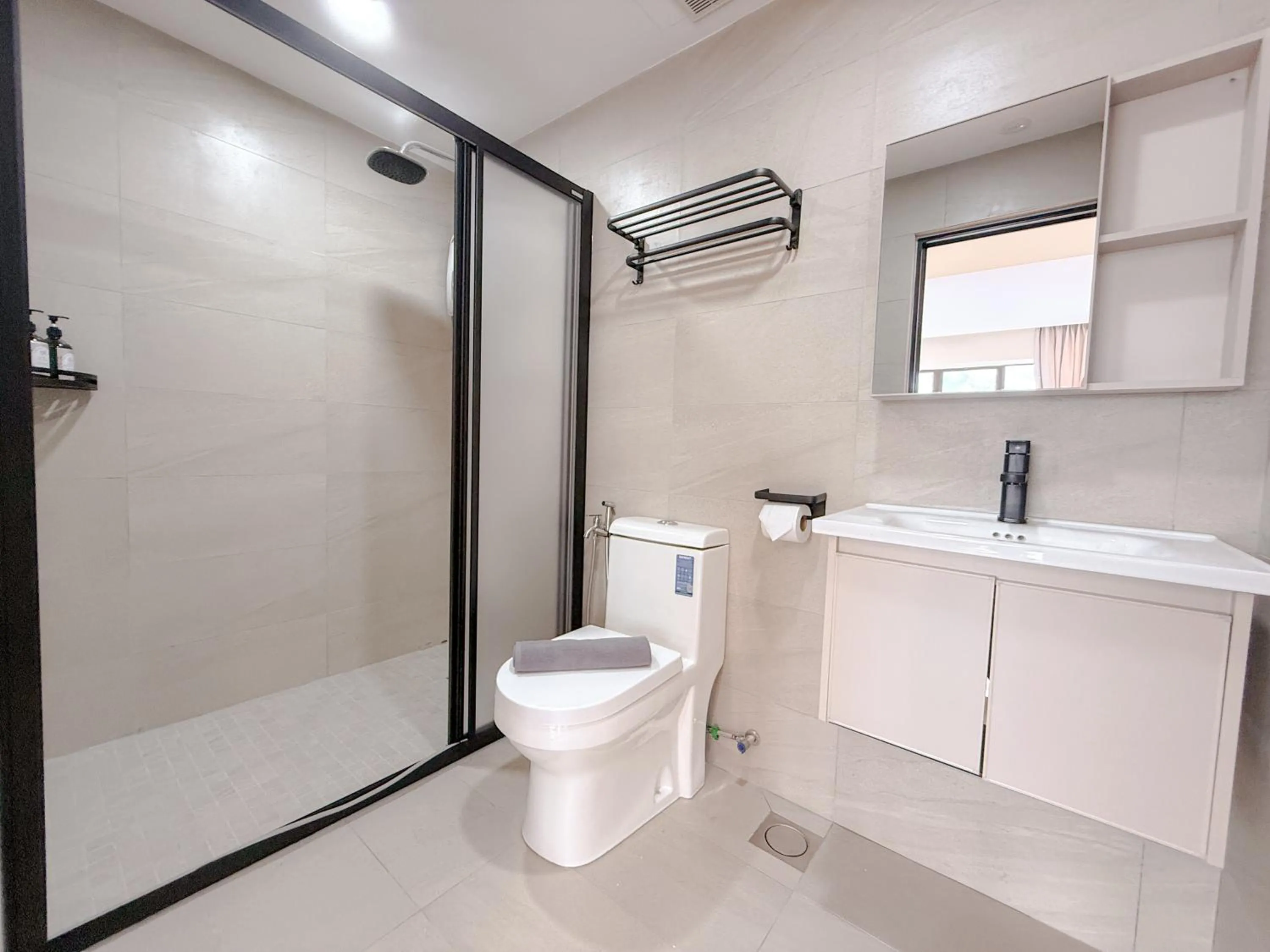 Resandau Stay Ipoh - Nearby Ipoh Town - Private Car Park and Lift - Whole unit & Coliving