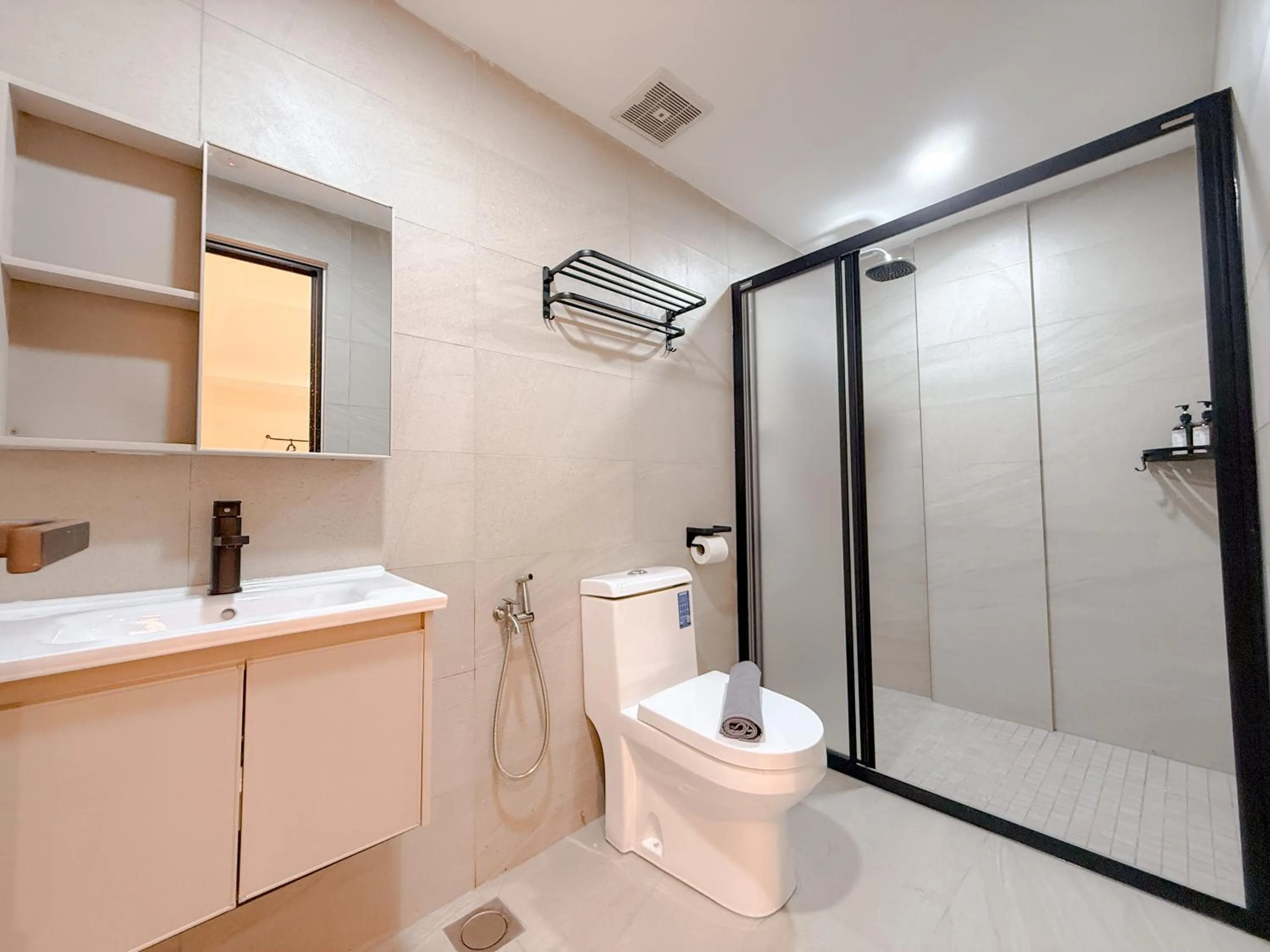 Resandau Stay Ipoh - Nearby Ipoh Town - Private Car Park and Lift - Whole unit & Coliving