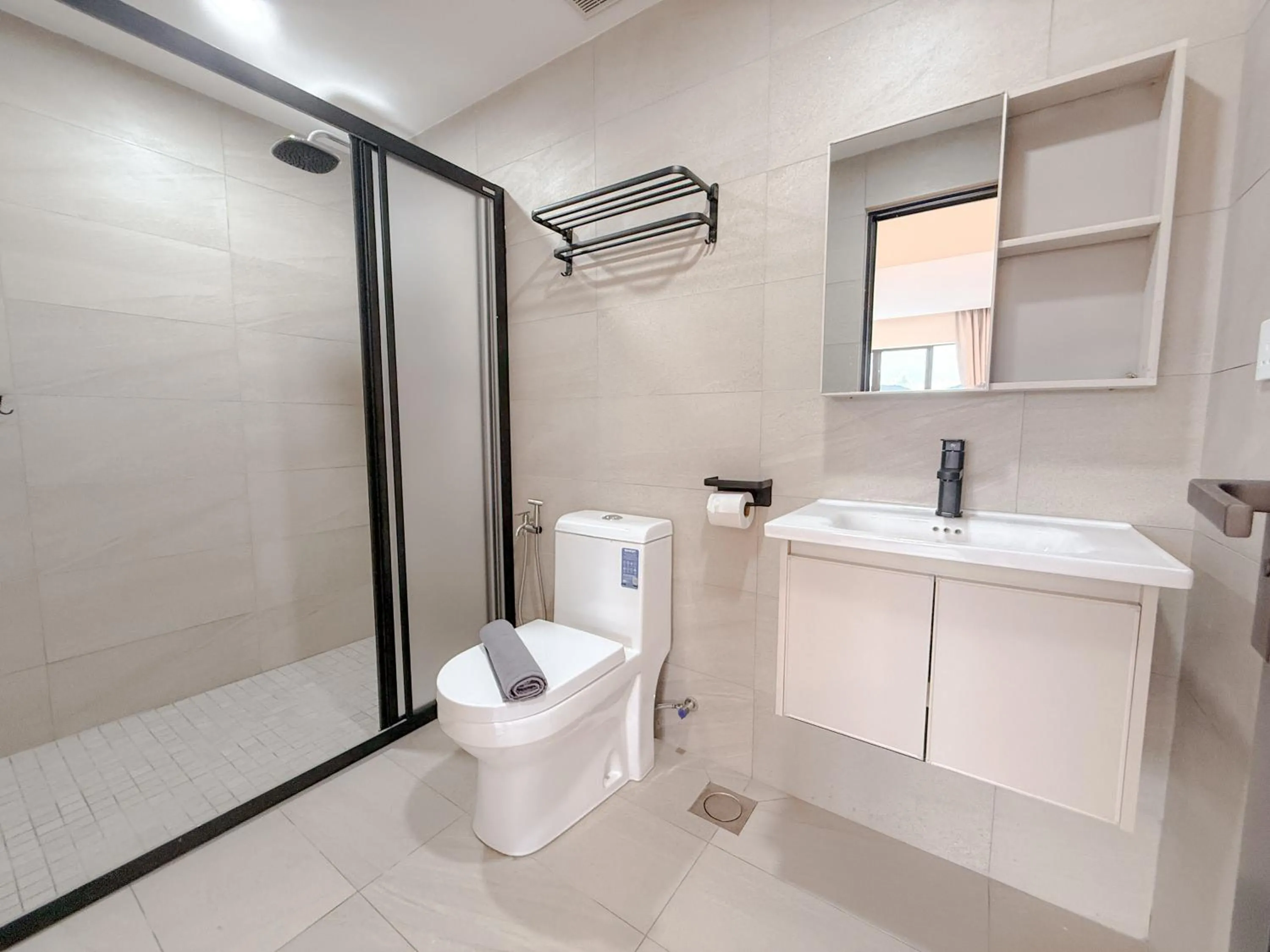 Resandau Stay Ipoh - Nearby Ipoh Town - Private Car Park and Lift - Whole unit & Coliving