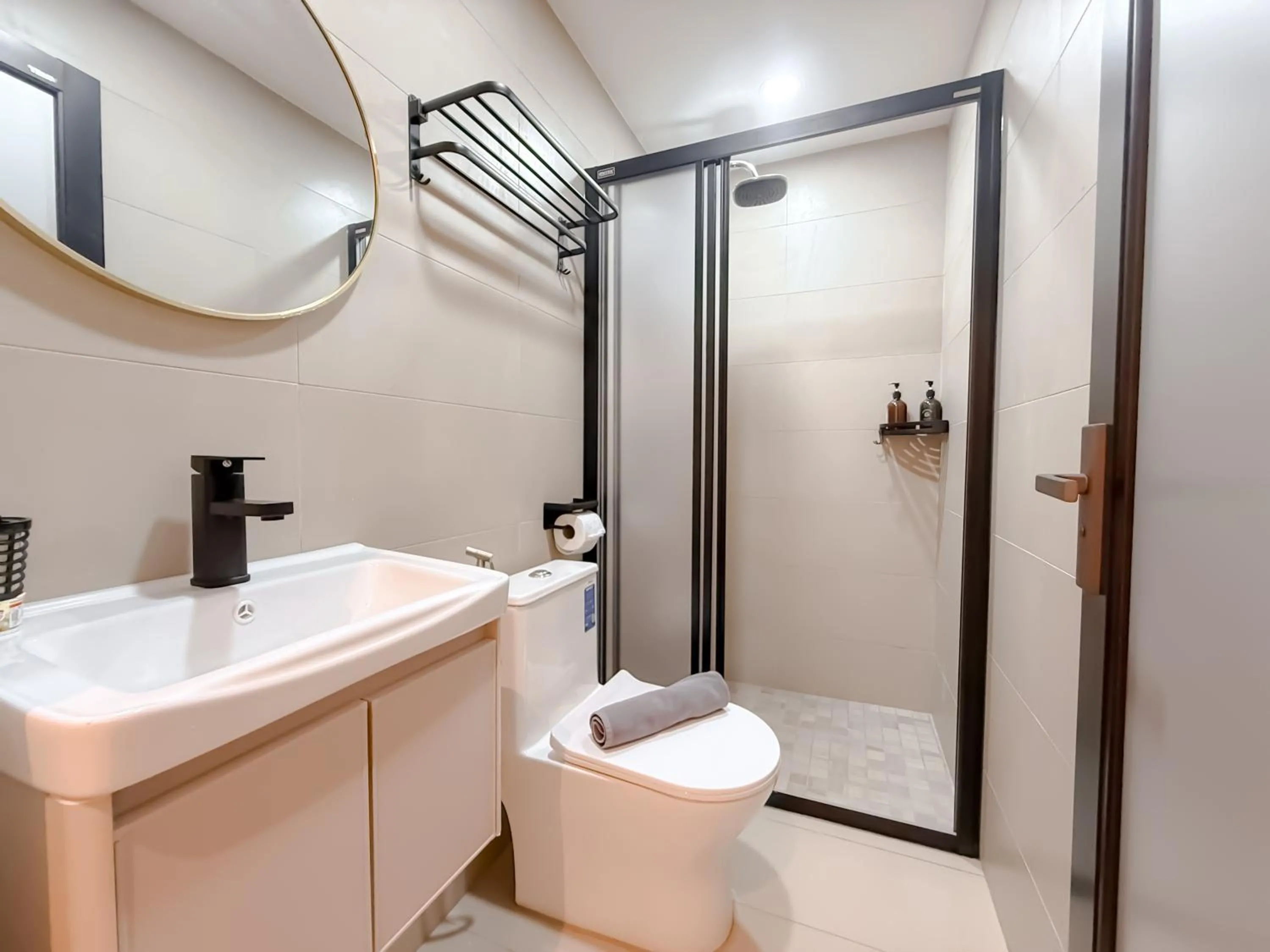 Resandau Stay Ipoh - Nearby Ipoh Town - Private Car Park and Lift - Whole unit & Coliving