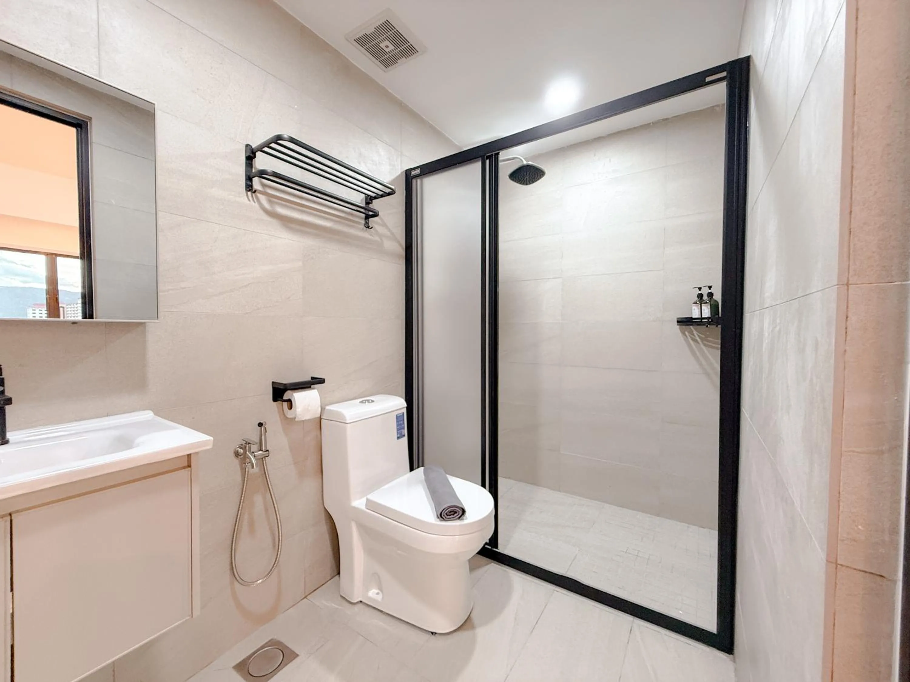 Resandau Stay Ipoh - Nearby Ipoh Town - Private Car Park and Lift - Whole unit & Coliving