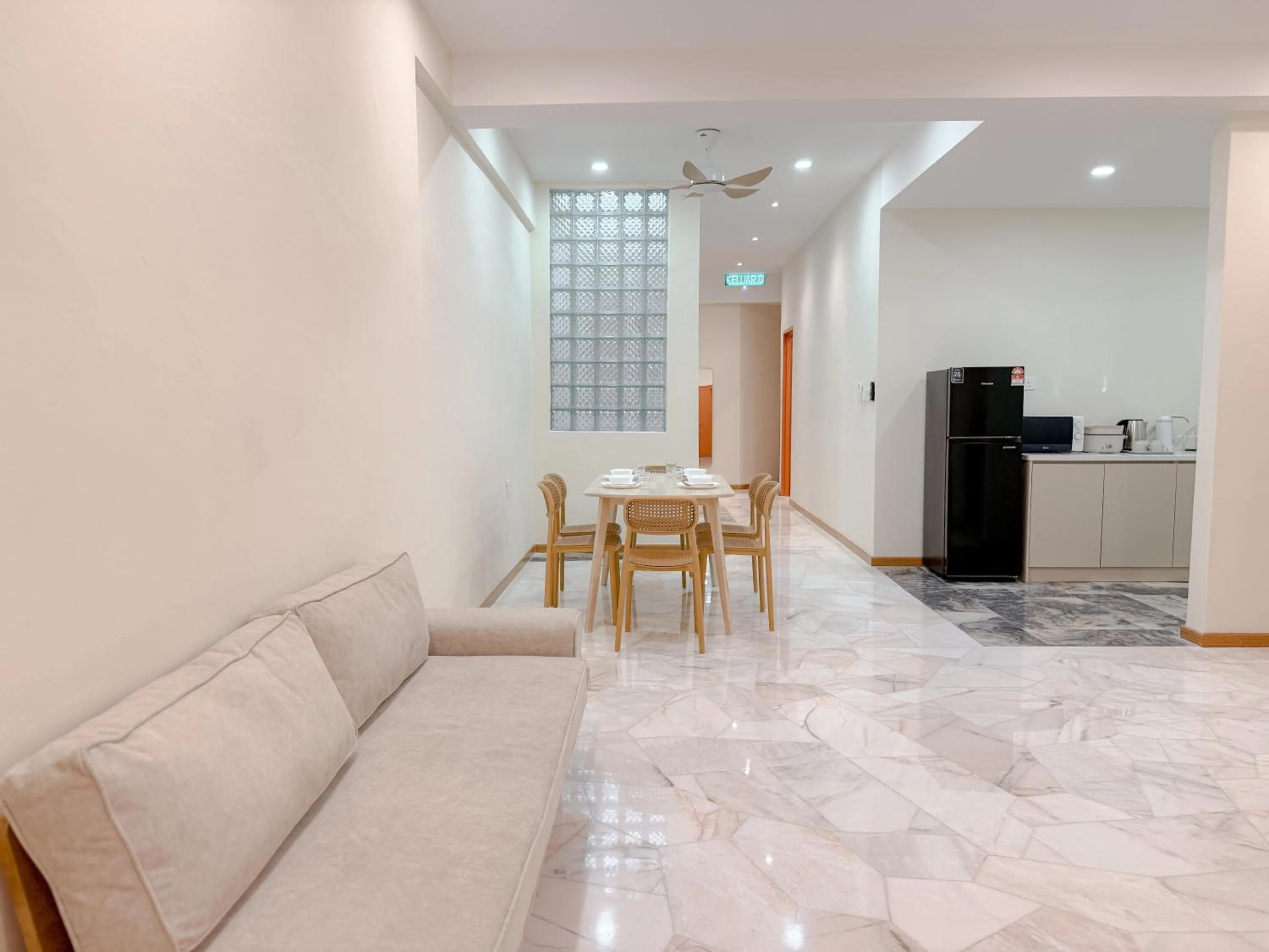 Resandau Stay Ipoh - Nearby Ipoh Town - Private Car Park and Lift - Whole unit & Coliving