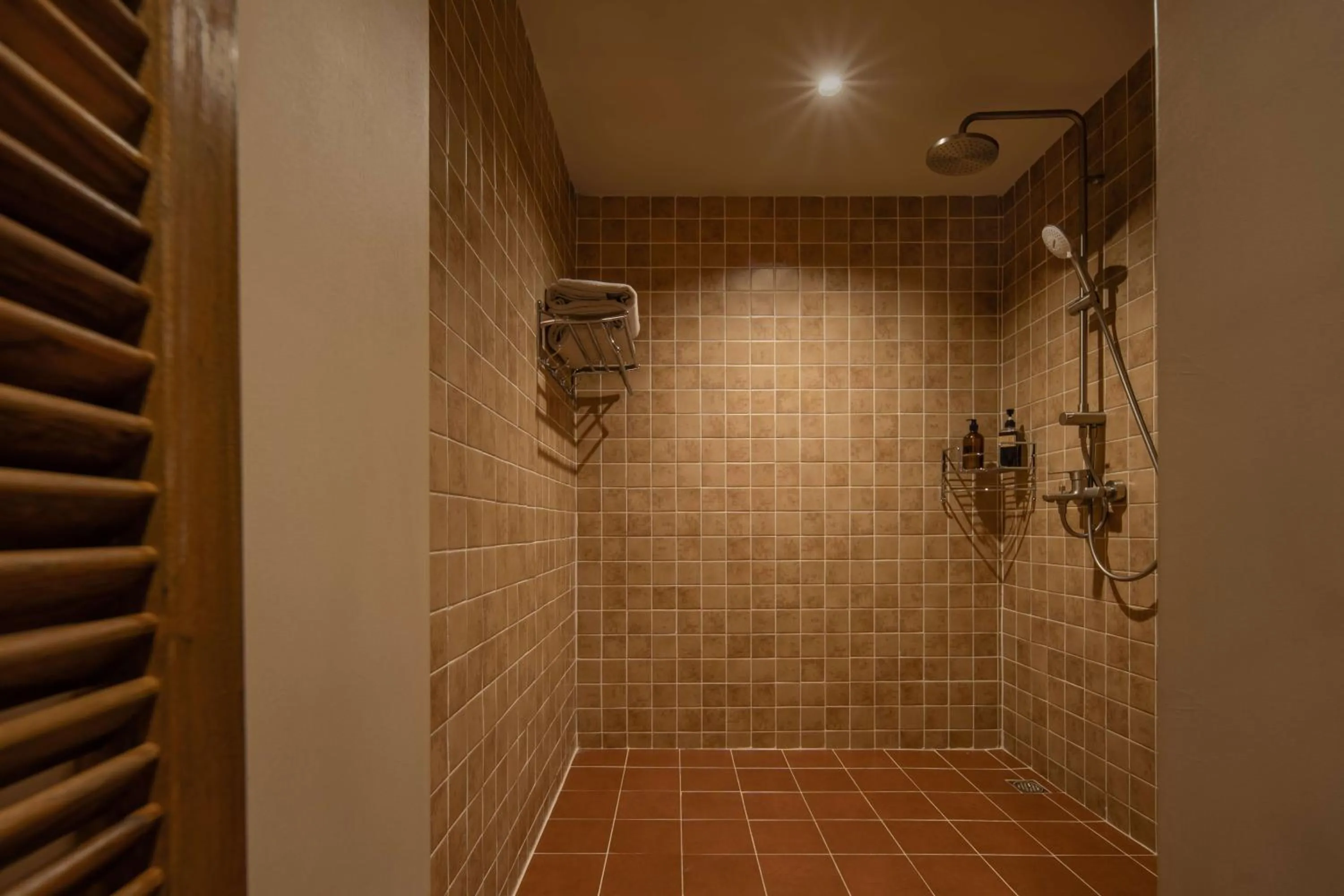 Shower in YueLore Retreat