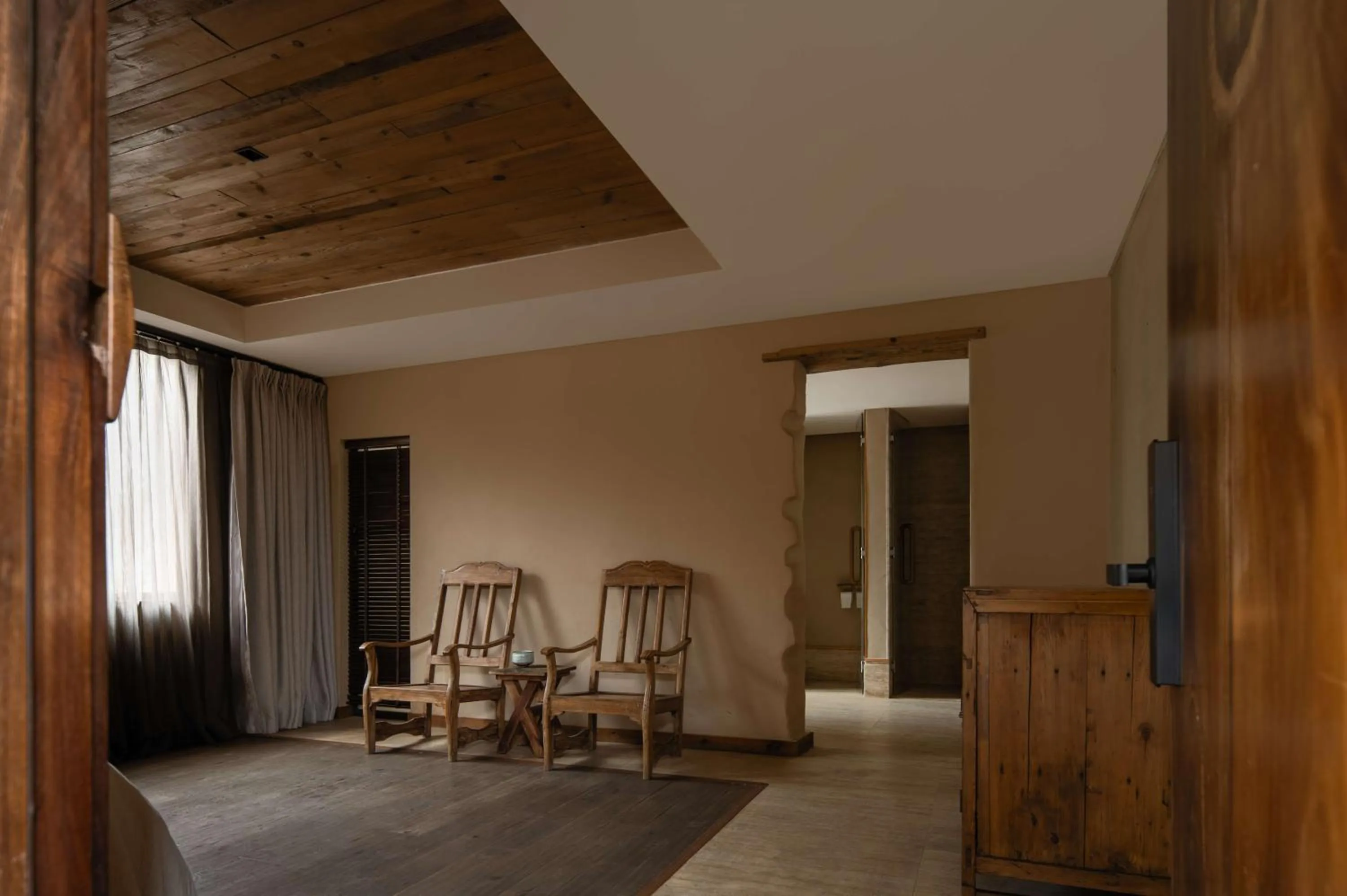 Living room in YueLore Retreat