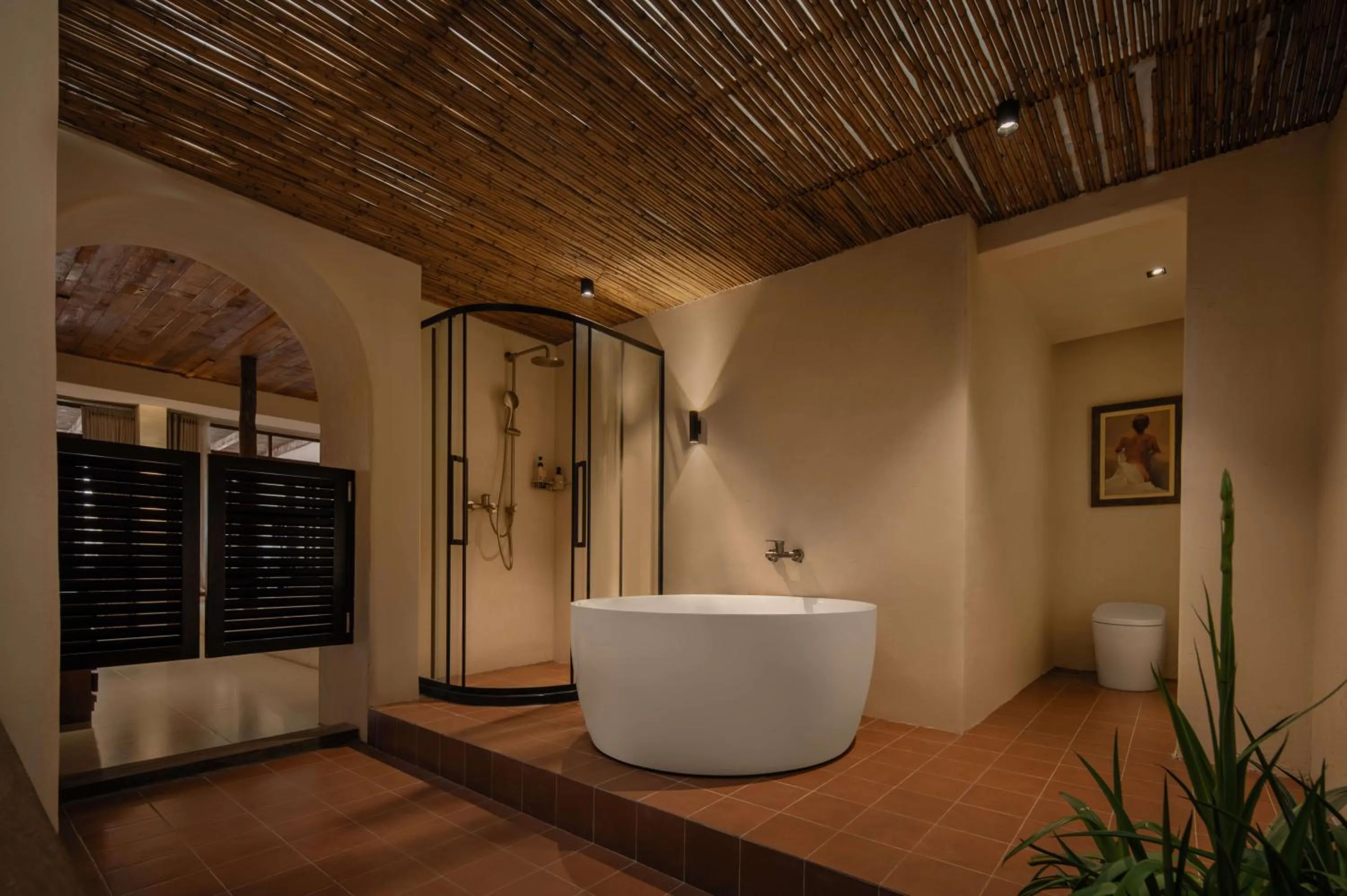 Hot Tub in YueLore Retreat