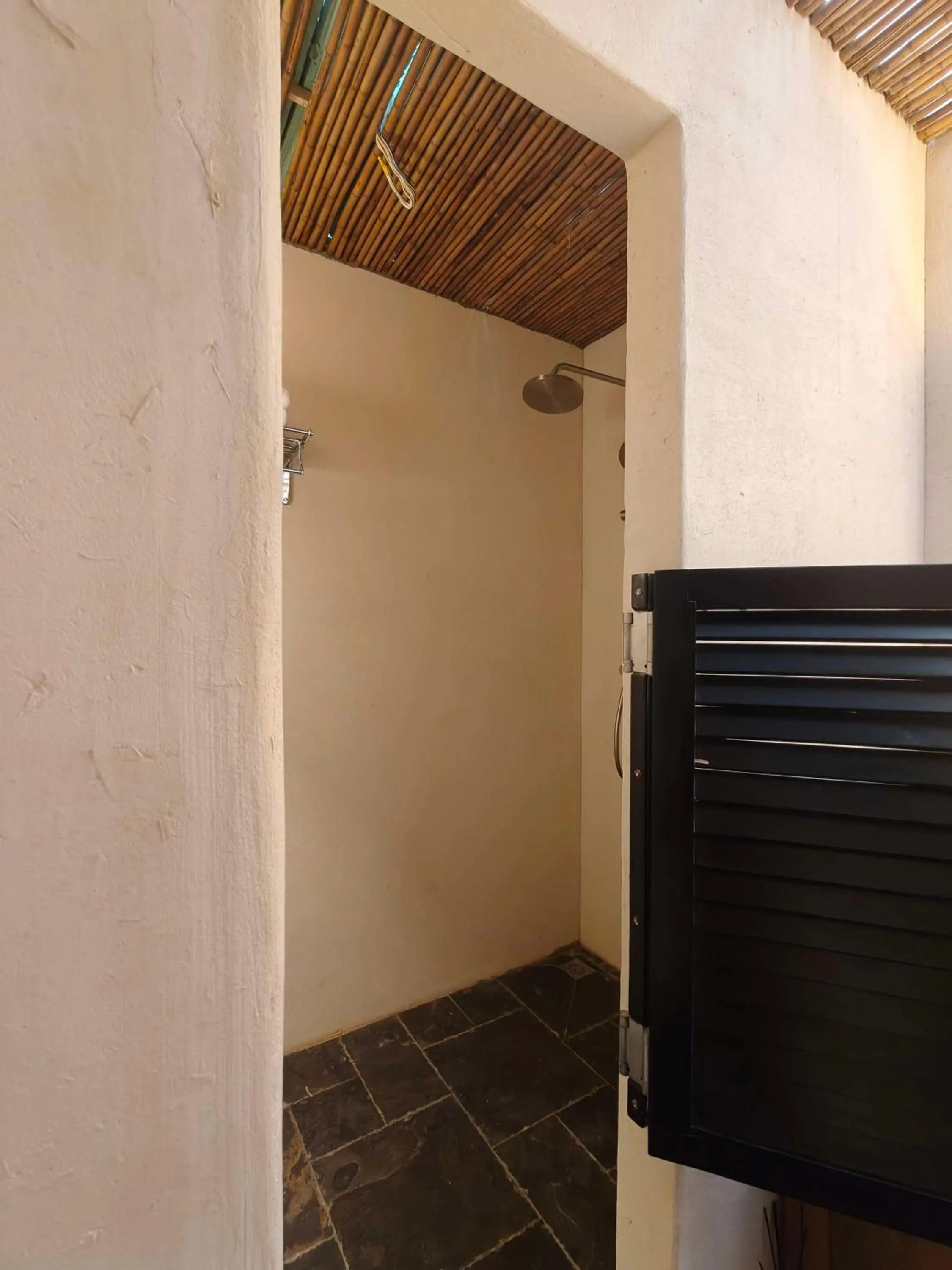 Shower in YueLore Retreat