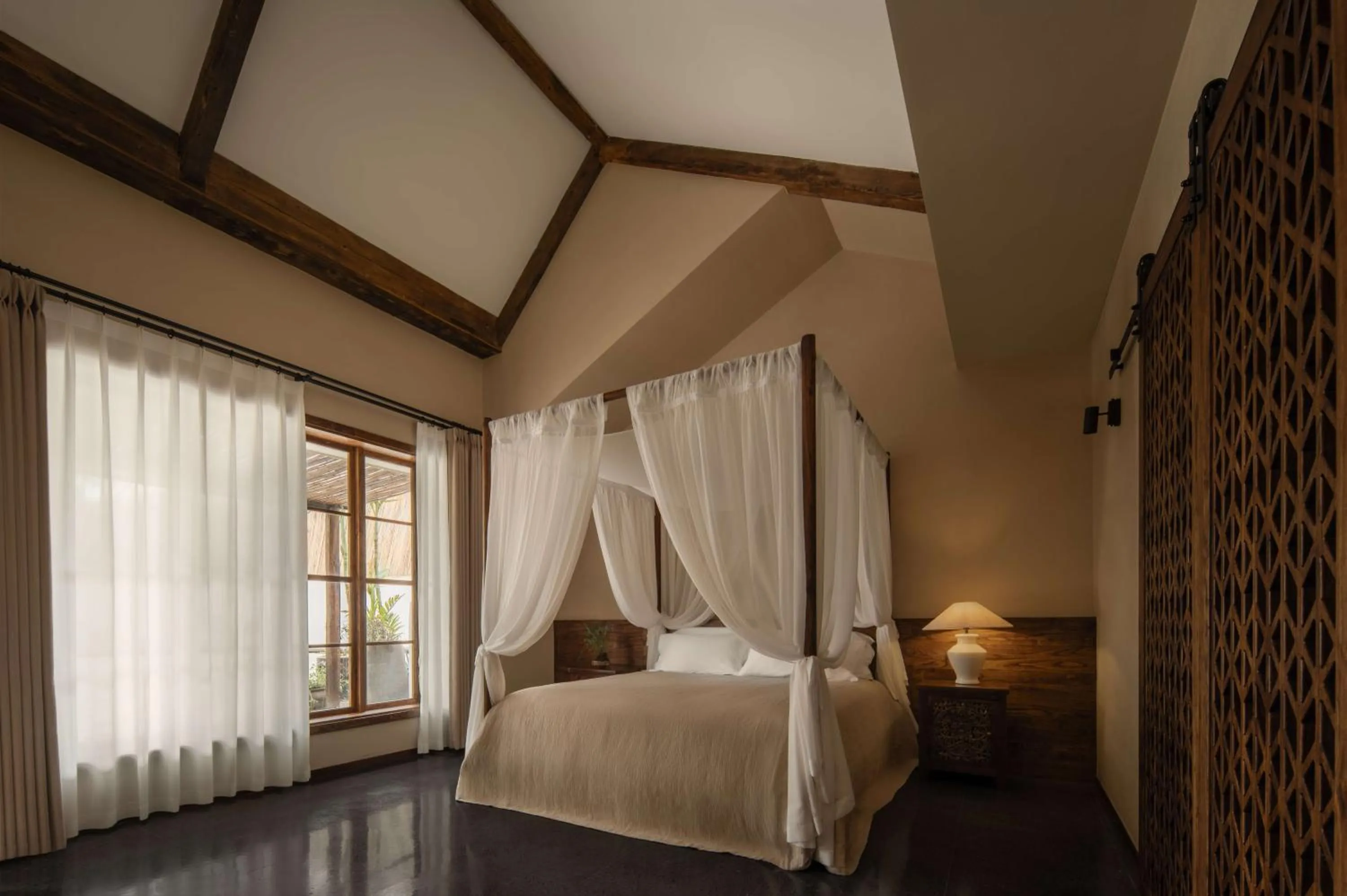 Bed in YueLore Retreat